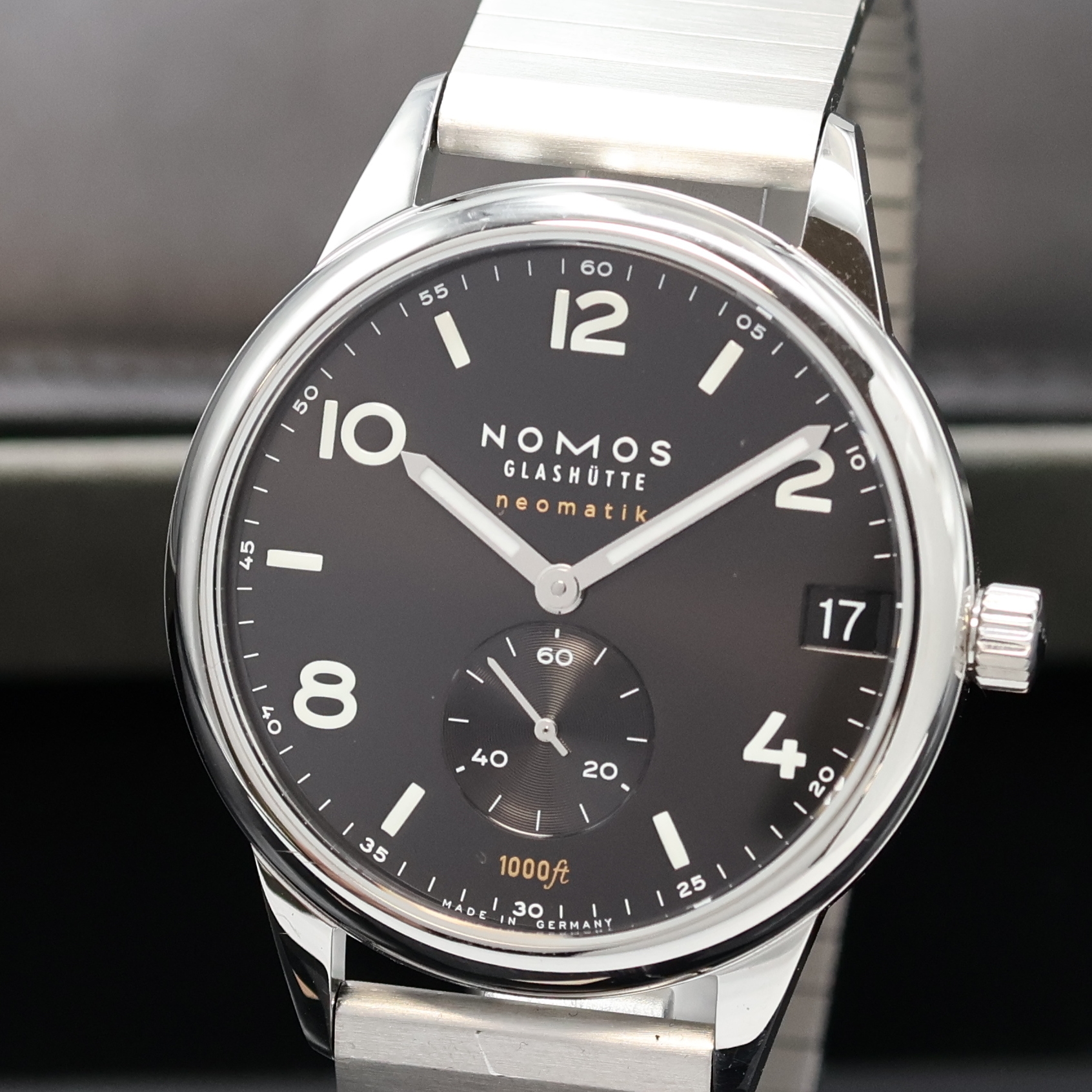 Detail a: NOMOS Herrenarmbanduhr Club Sport Neomatik 42 Referenz 781, Automatik, Deutschland um 2023, Edelstahlgeh. inkl. orig. Gliederband m. Faltschl., Boden ...