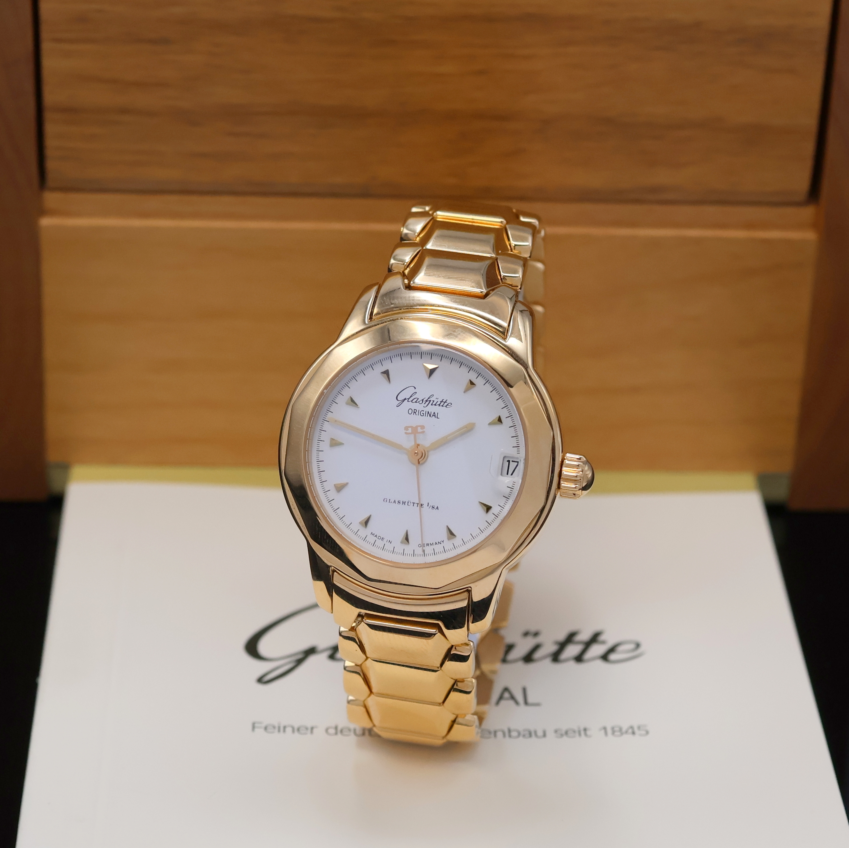GLASHÜTTE ORIGINAL Damenarmbanduhr Lady Sport Referenz 1033435204, Automatik, massiv RoseG750/000 inkl. Gliederband m. dopp. Faltschl., beids. ...