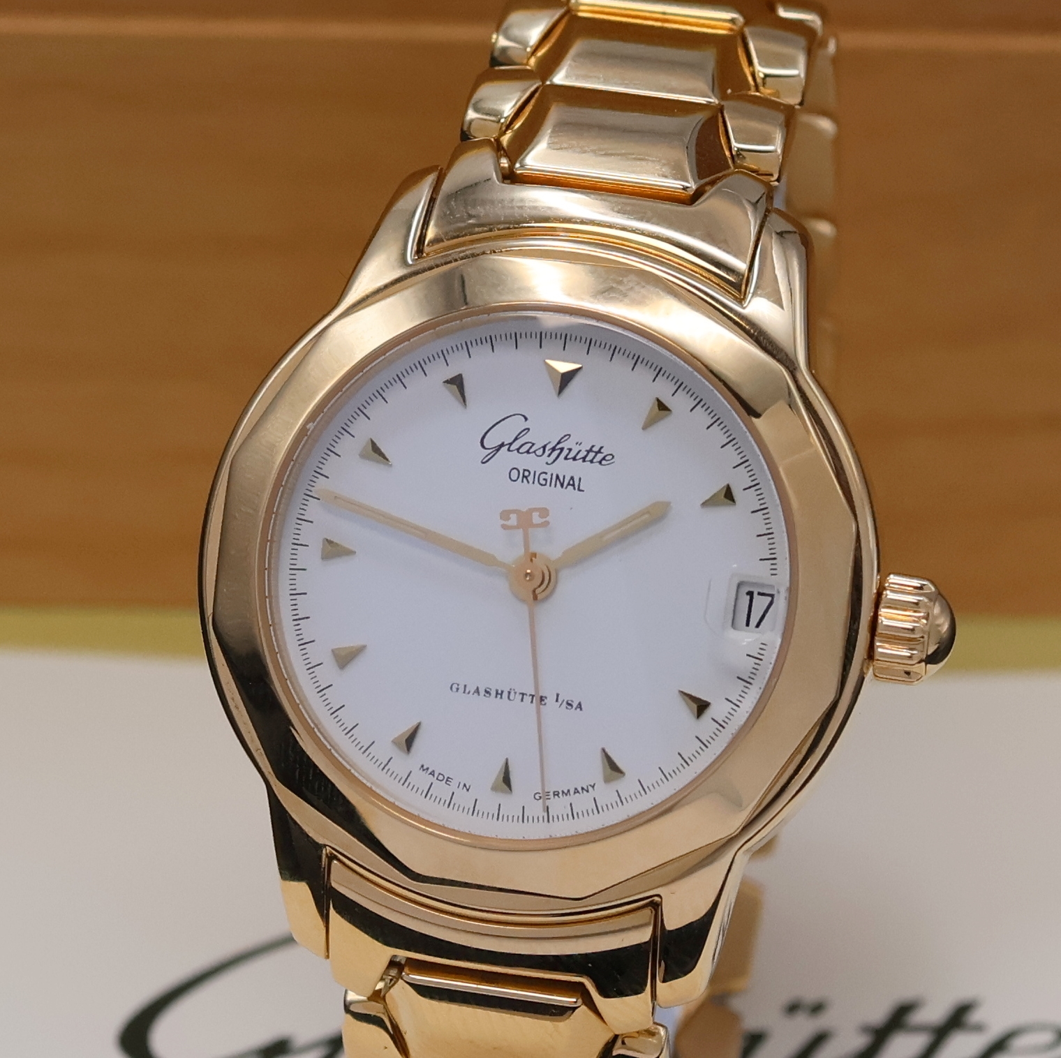 Detail a: GLASHÜTTE ORIGINAL Damenarmbanduhr Lady Sport Referenz 1033435204, Automatik, massiv RoseG750/000 inkl. Gliederband m. dopp. Faltschl., beids. ...