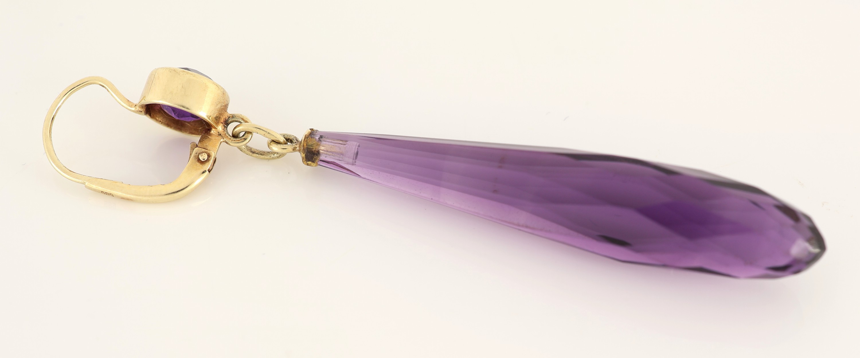 Detail b: 14 kt Gold Amethyst-Ohrhänger, GG 585/000, rundfacett. Amethyste, facett. Amethyst-Pampelals bewegl. Abhängung, L. ca. 6.7 cm, ca. 10.5g