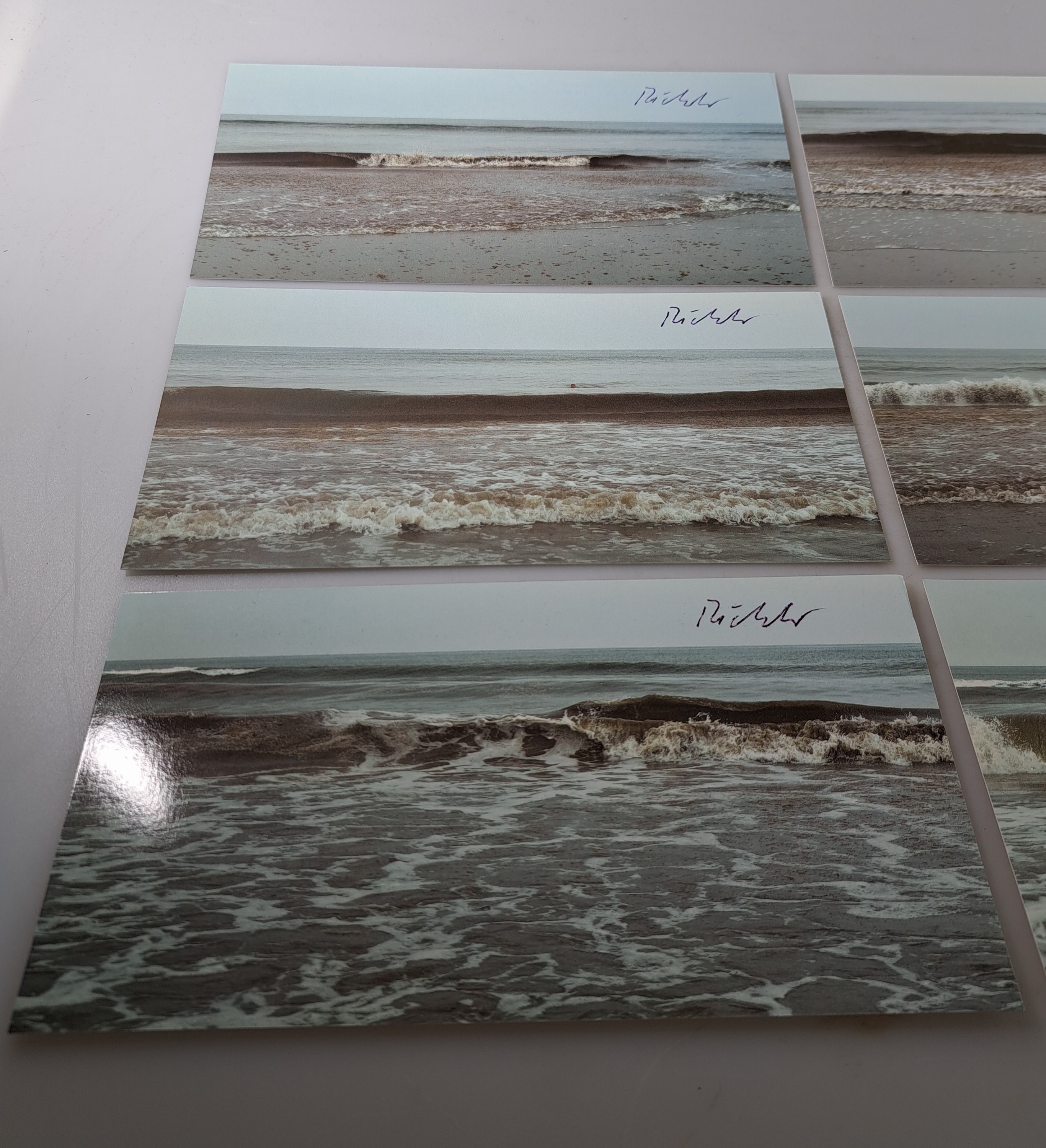 Detail e: Gerhard Richter, geb. 1932 Dresden, "Juist 2011", vollzählige Serie von 12 handsigniertenKünstlerpostkarten, orig. Banderole ebenso ...