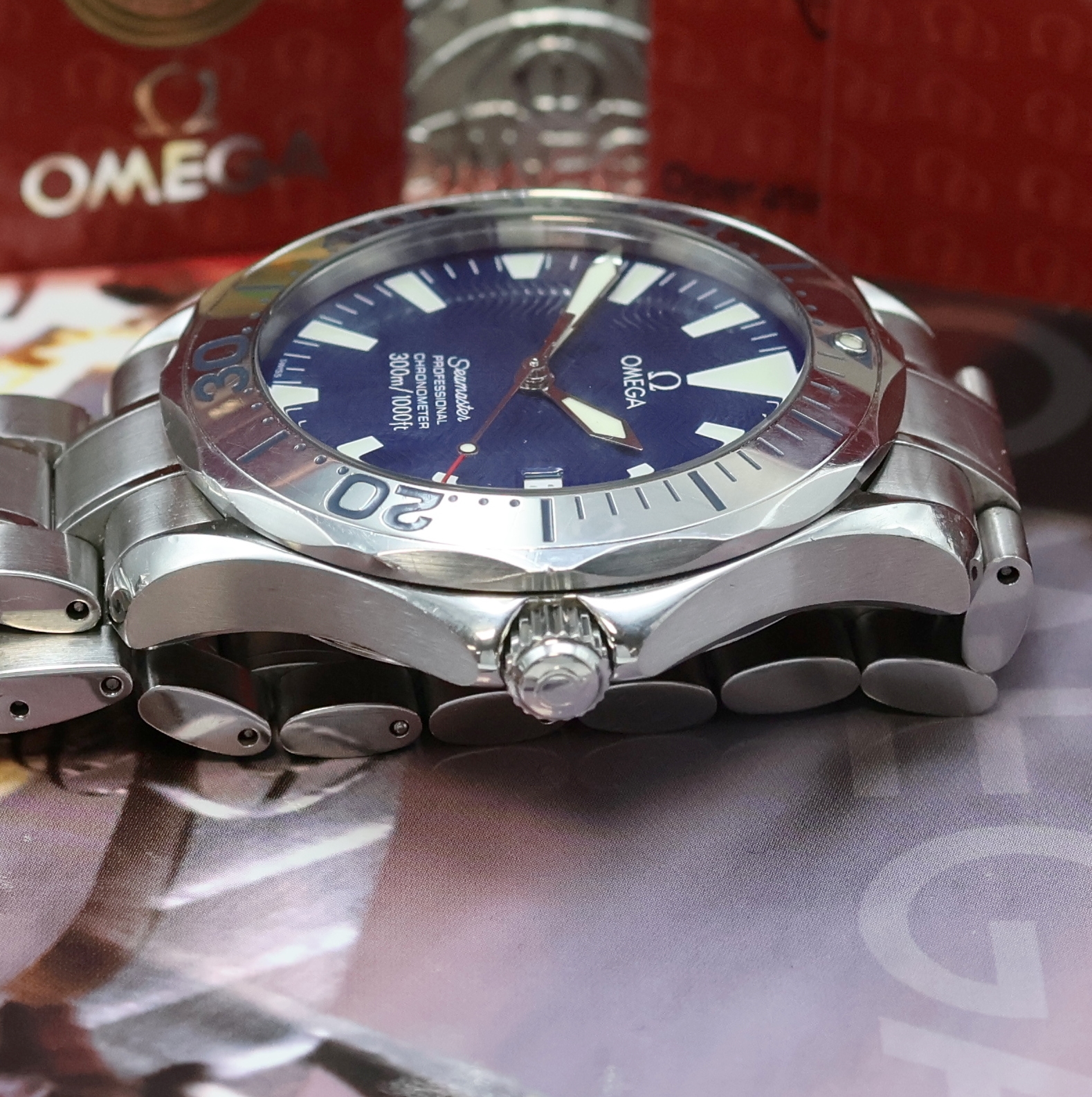 Detail c: OMEGA Herrenarmbanduhr Seamaster Diver Referenz 22558000, Automatik, Chronometer in Edelstahl inkl. orig. Gliederband m. Faltschl. und ...