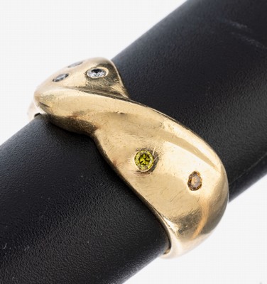 Image 26973809 - 14 kt Gold Brillant-Ring, GG 585/000, 5 Brillanten zus. ca. 0.15 ct Weiß und Gelb ...