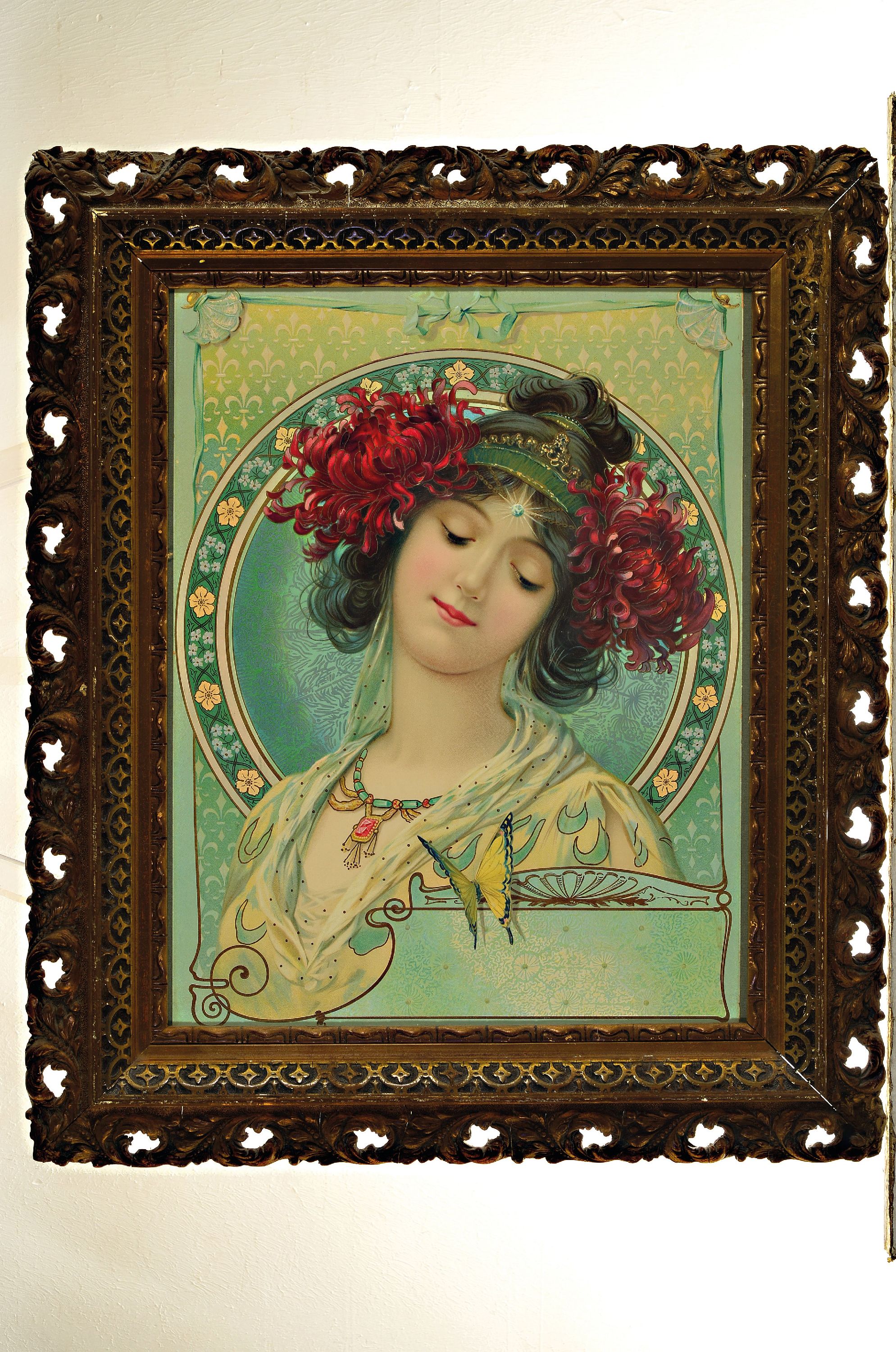 Detail k: Prägedruck nach Alphonse Mucha (1860-1939), 1.Hälfte 20.Jh., Prägeedruck nach einem Motiv von Mucha, unter Glas mit Prunkrahmen 70x60 cm