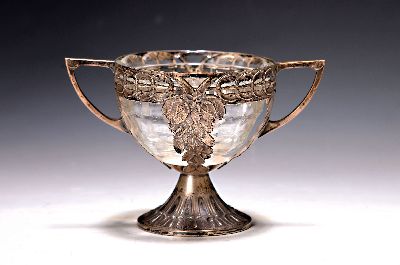 Image 26973969 - Kleine Anbietschale, WMF, um 1900/10, Metall versilbert, Glaseinsatz, Korpus mit ...