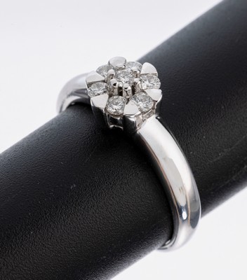 Image 26973986 - 18 kt Gold Brillant-Ring, WG 750/000, Ringkopf blütenförmig, 7 Brillanten ...