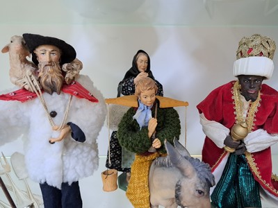 26973992e - Krippenfiguren, 20./21 Jh., Maria, Josef alsHirte, Jesuskind in der Krippe, Ochse, Esel ...