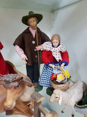 26973992i - Krippenfiguren, 20./21 Jh., Maria, Josef alsHirte, Jesuskind in der Krippe, Ochse, Esel ...