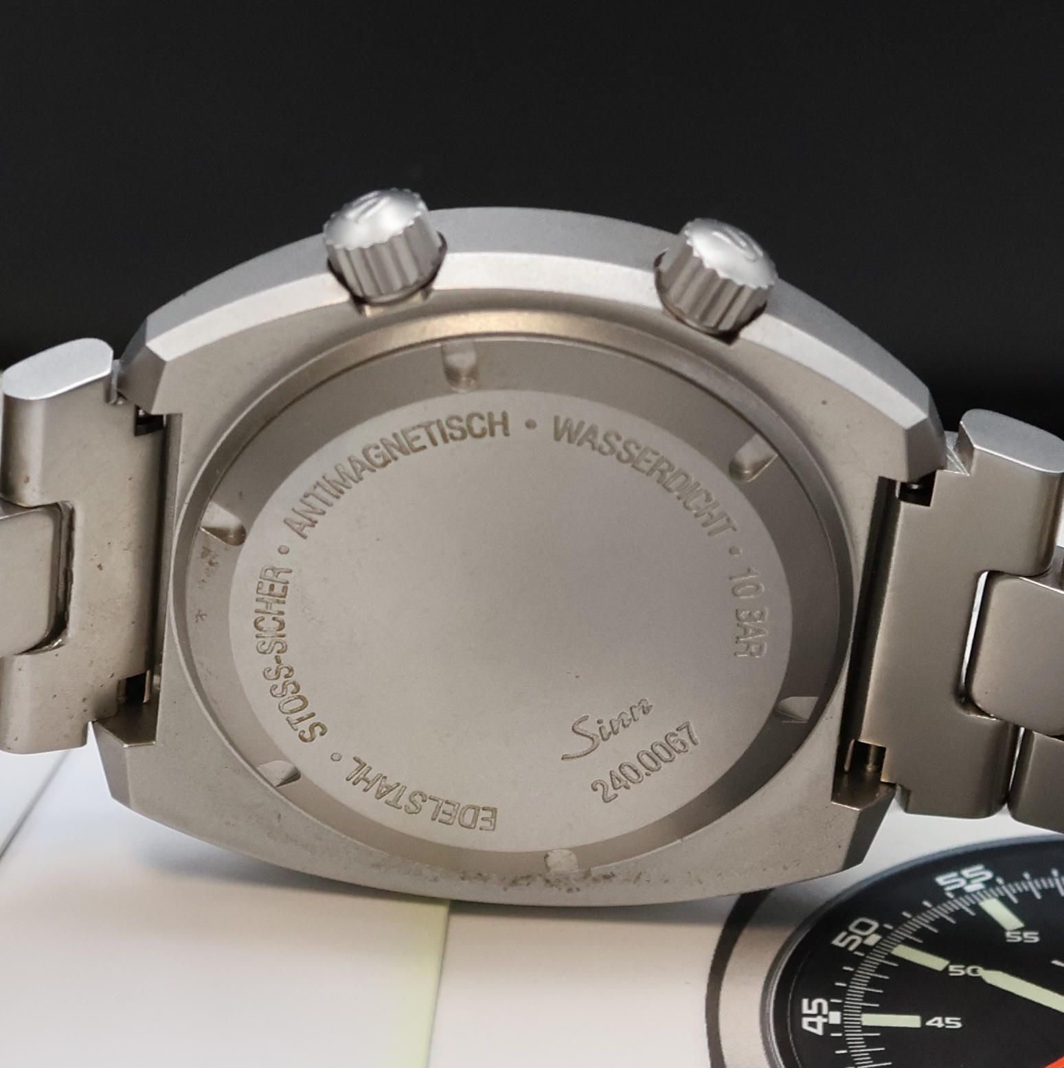 Detail d: SINN 240 St Herrenarmbanduhr, Deutschland verk. lt. beil. Pap. 05/2015, Automatik, matt. Edelstahlgeh. inkl. orig. Gliederband m. Faltschl., Boden u. ...