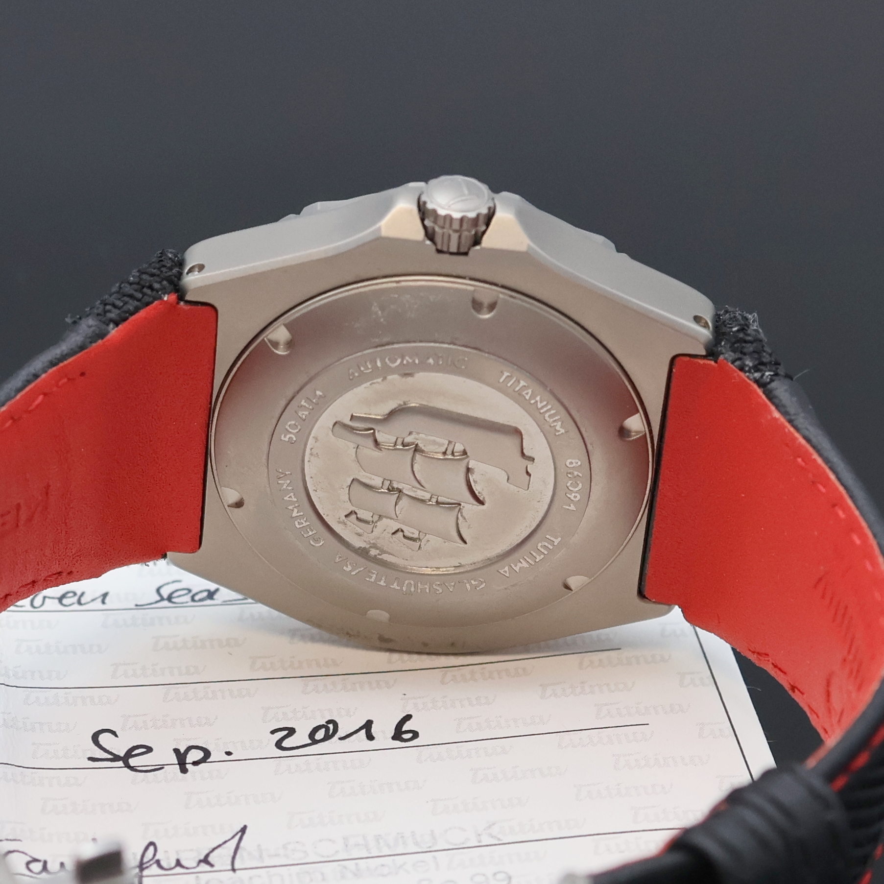 Detail d: TUTIMA M2 Seven Seas Herrenarmbanduhr in Titan Referenz 6151-01, Deutschland verk. lt. Garantie 09/2016, Automatik, Boden u. Krone verschr., ...