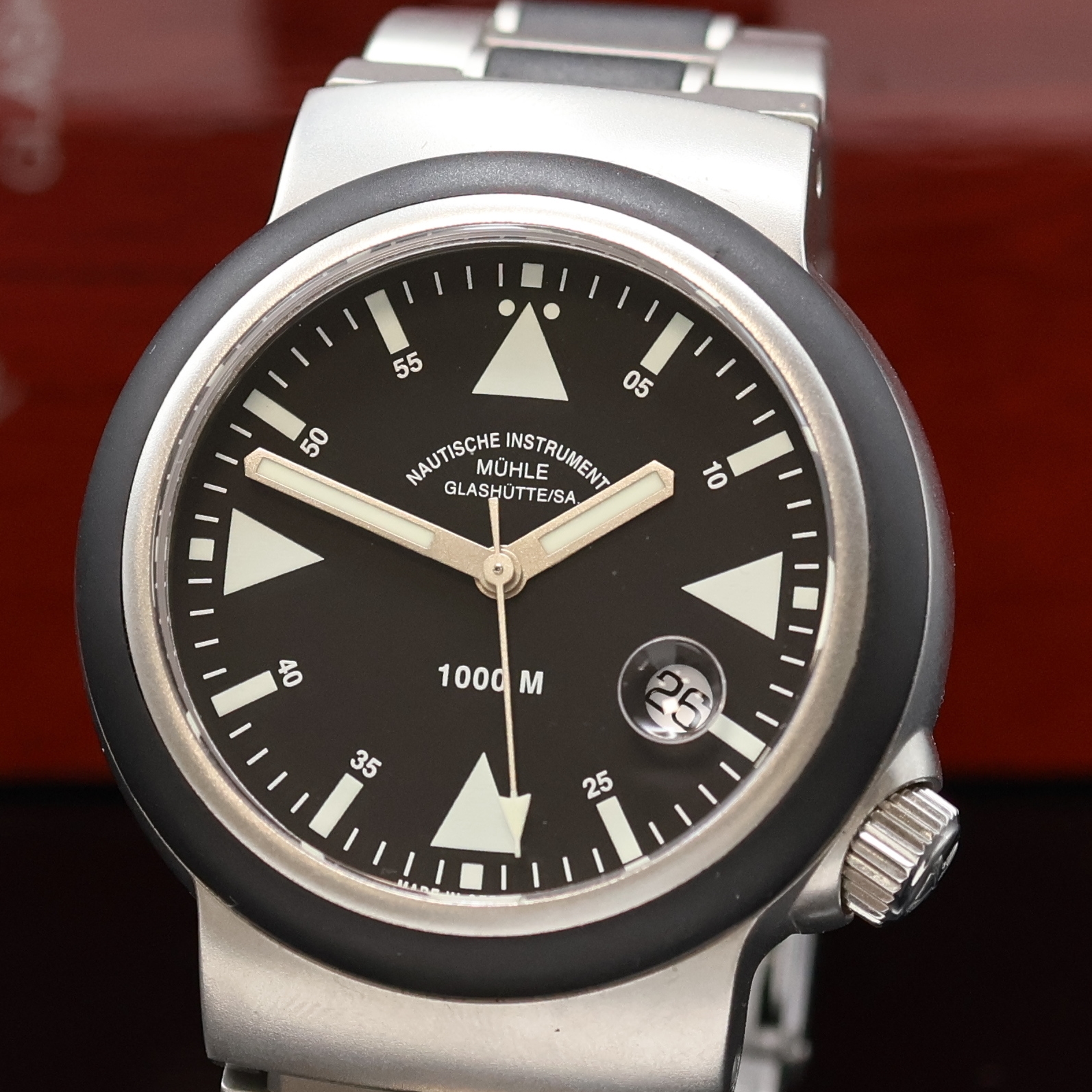 Detail a: MÜHLE GLASHÜTTE/SA. Nautische Instrumente Herrenarmbanduhr Modell S.A.R. Rescue-Timer Referenz M1-41-03, Deutschland um 2005, Automatik, ...