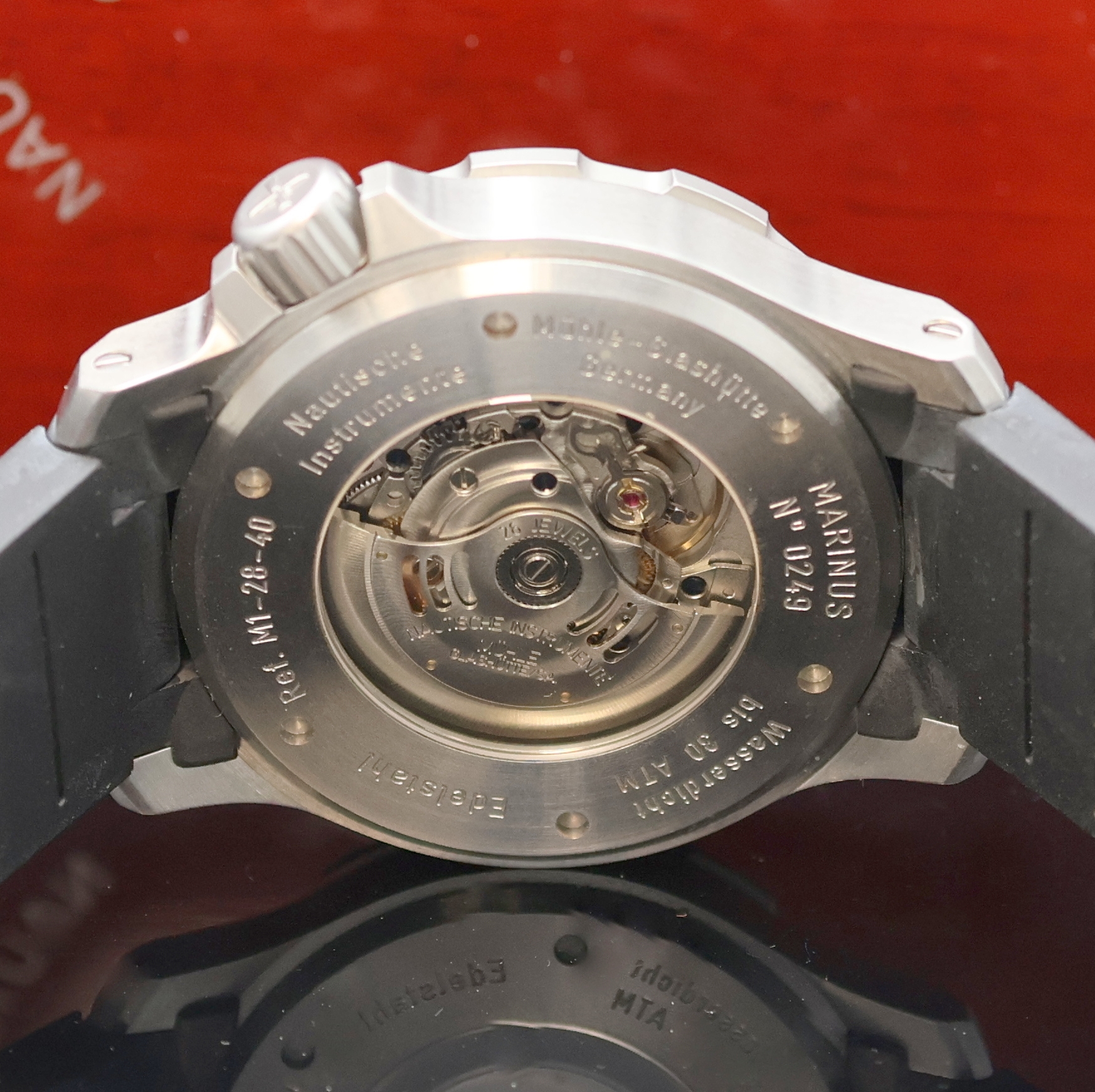 Detail d: NAUTISCHE INSTRUMENTE MÜHLE GLASHÜTTE SA Marinus Herrenarmbanduhr Referenz M1-28-40, Deutschland um 2015, Automatik, beids. vergl. Geh. in ...