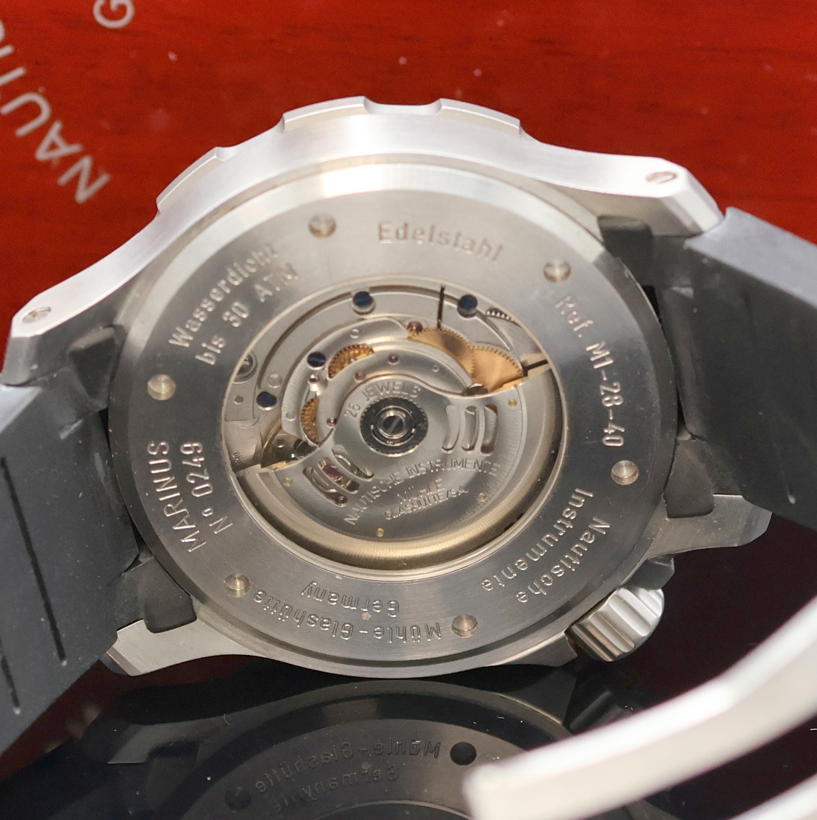 Detail e: NAUTISCHE INSTRUMENTE MÜHLE GLASHÜTTE SA Marinus Herrenarmbanduhr Referenz M1-28-40, Deutschland um 2015, Automatik, beids. vergl. Geh. in ...