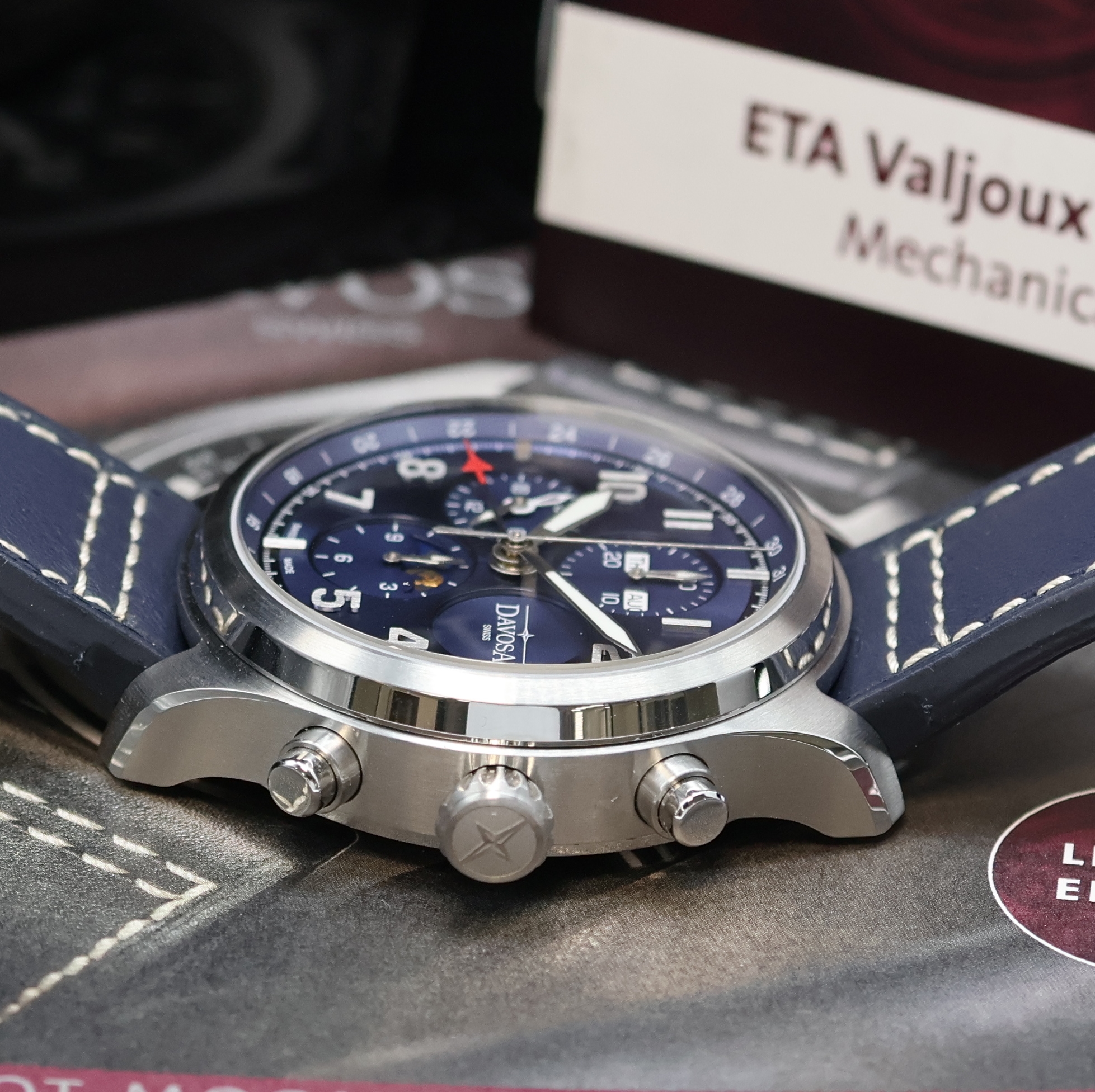 Detail c: DAVOSA Newton Pilot seltener, auf 300 Stück limitierter Armbandchronograph mit Vollkalenderanzeige Referenz 161.586.45, Automatik, beids. vergl. ...