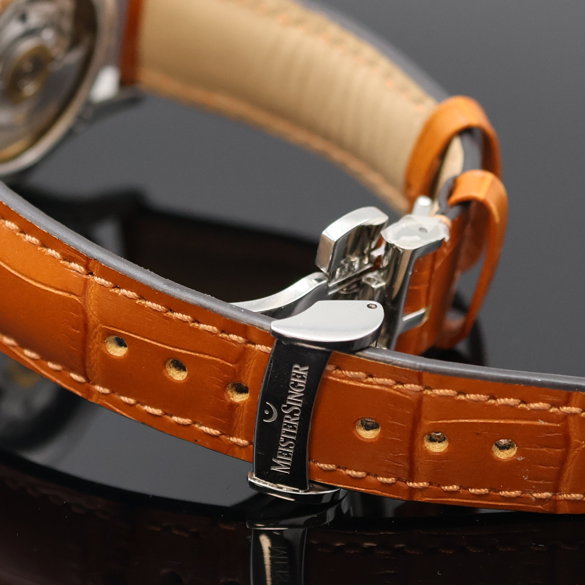 Detail b: MEISTERSINGER Lunascope Einzeiger- Herrenarmbanduhr, Automatik, Schweiz um 2021, Edelstahlgeh. inkl. orig. Lederband m. orig. dopp. Faltschl., beids. ...