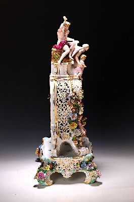 26974050c - Prunkpendule mit Postament, Meissen, um 1880/85, Porzellan, allegorische Darstellung, ...