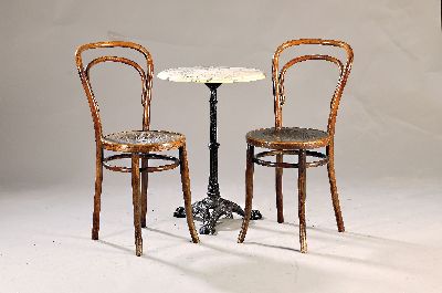 Image 26974096 - Kaffeehausgruppe, Tisch und vier Stühle, um 1900/20, Stühle wohl Thonet, nicht ...