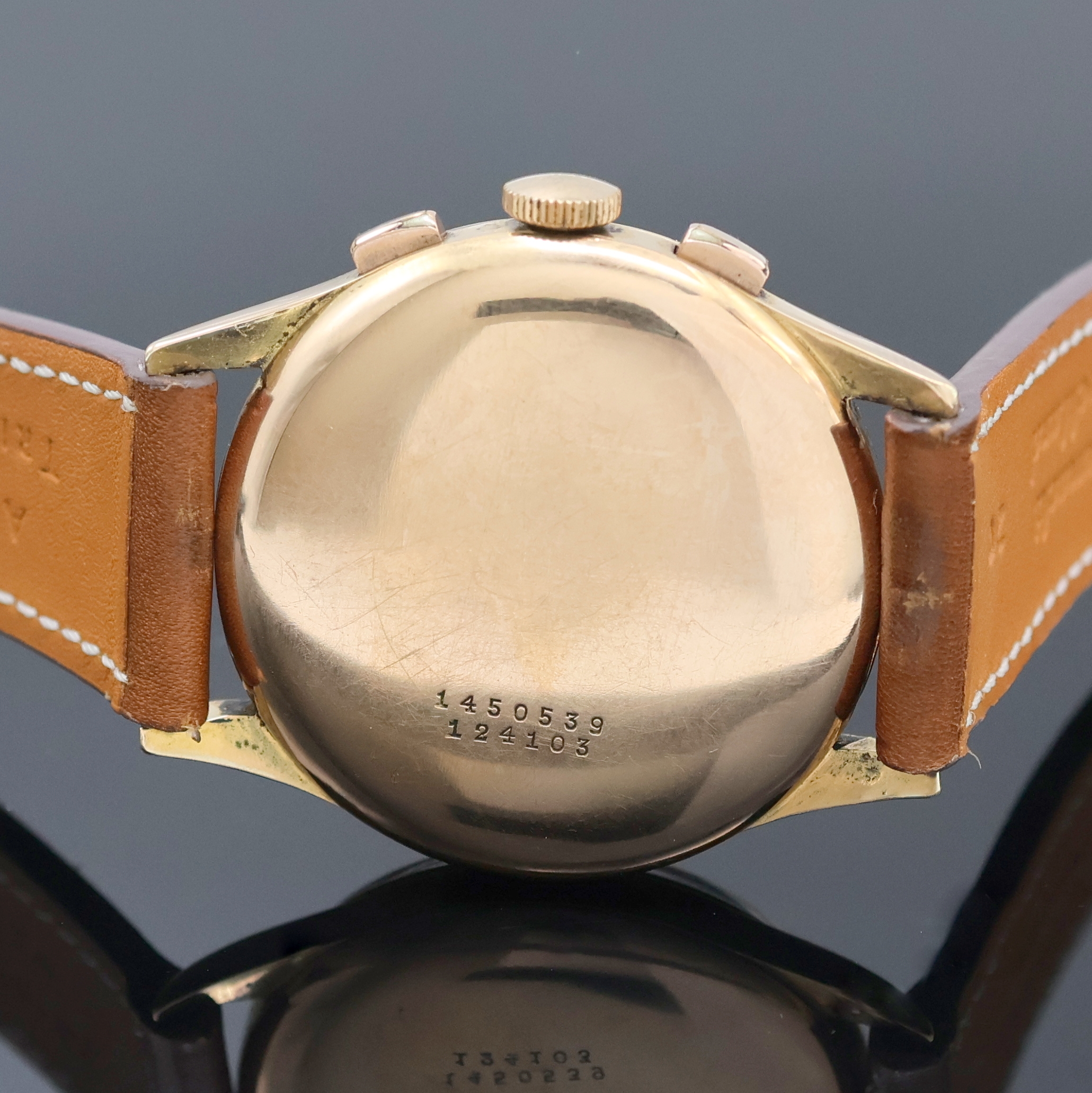 Detail c: UNIVERSAL GENEVE großer Armbandchronograph in RG 750/000 Referenz 124103, Schweiz um 1945, Handaufzug, 3-tlg. Geh., Boden u. Glasrand aufgedr., ...