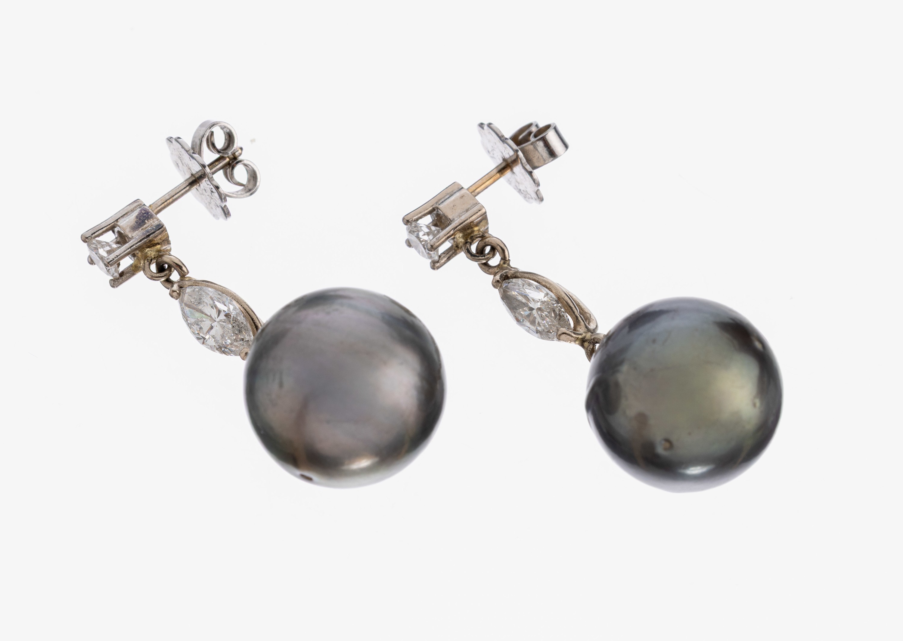 Image 26974192 - Paar 14 kt Gold Perl-Diamant-Ohrstecker, WG585/000, graue abgehängte ...