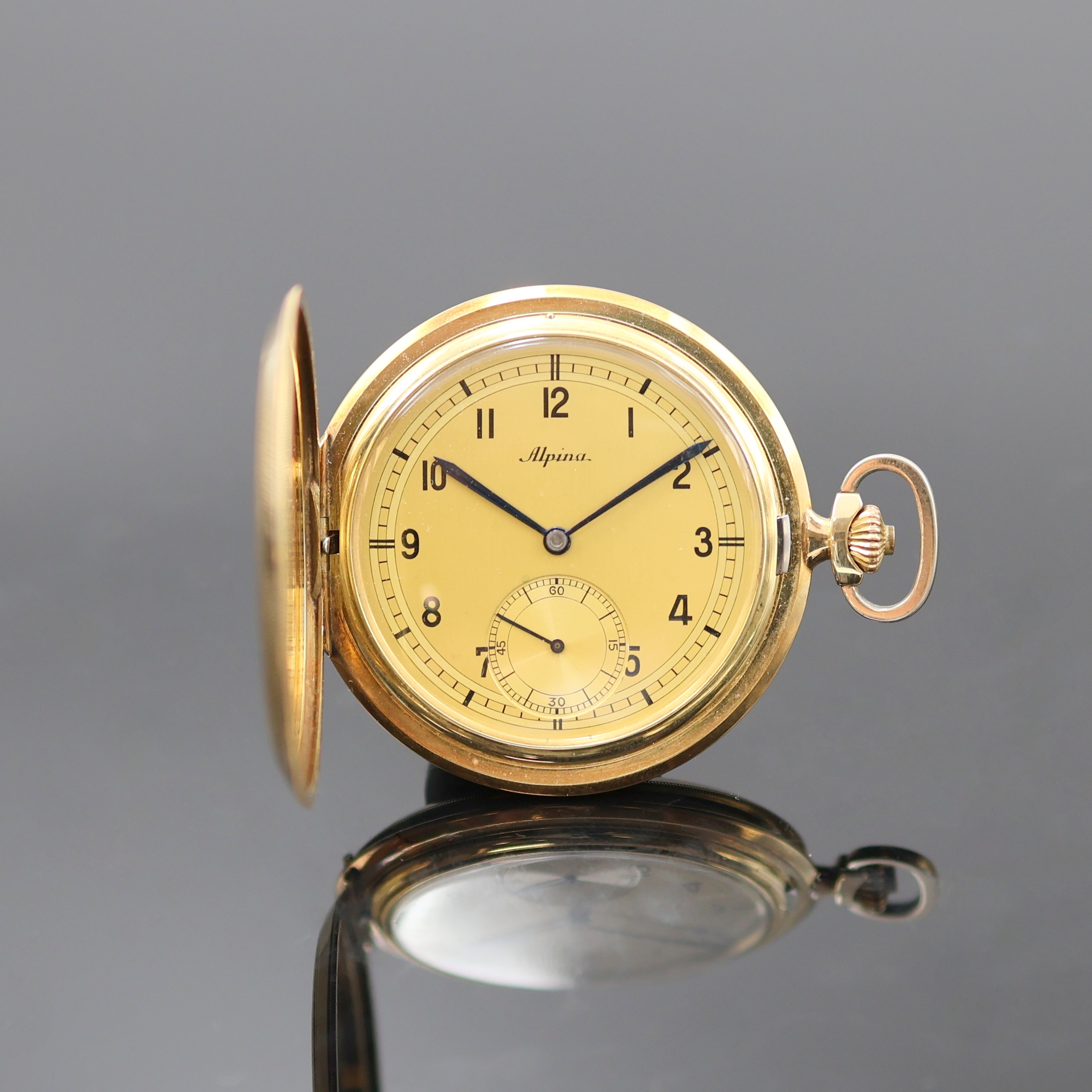 ALPINA Art-Deco Herrensavonette in GG 585/000, Schweiz um 1930, flaches, guill. 2-Deckel Goldgeh., gold. Duoton-Zifferbl., arab. Zahlen, kl. Sek. b. ...
