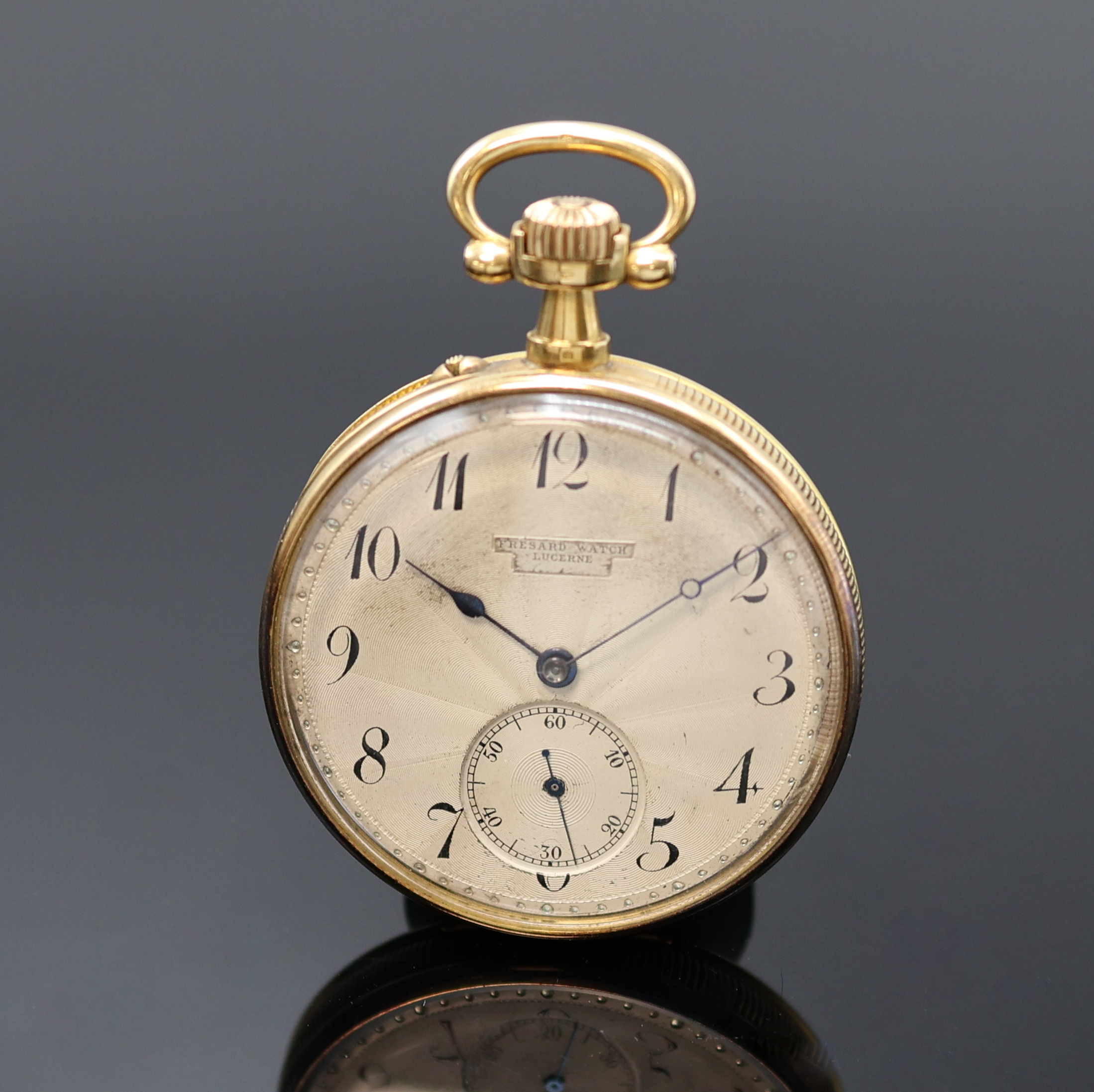 LECOULTRE & CIE / FRESARD WATCH offene Herrentaschenuhr im Relief-Goldgehäuse in 750/000, Schweiz um 1920, 2-Deckel-Goldgeh. m. geripptem Rand, ...
