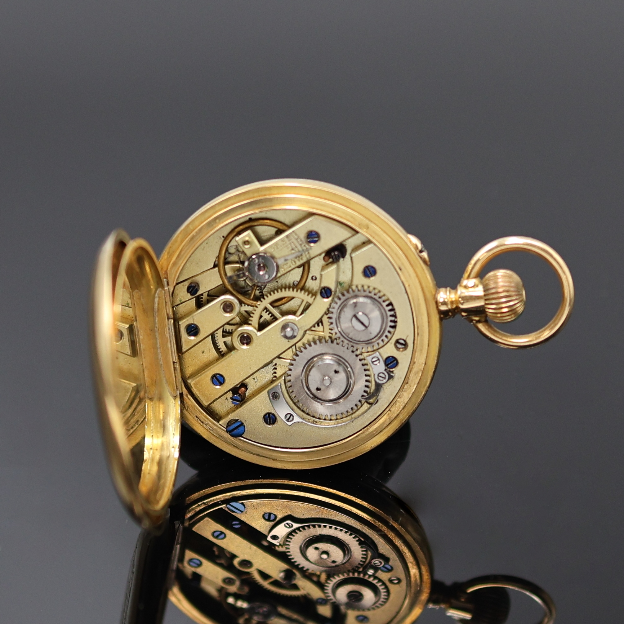 Detail e: Wm MARSHALL & Co offene Damentaschenuhr in GG 750/000, Schweiz um 1890, glattes Geh., Goldcuvette sign., rücks. Monogramm-Grav., Emailzifferbl. m. ...