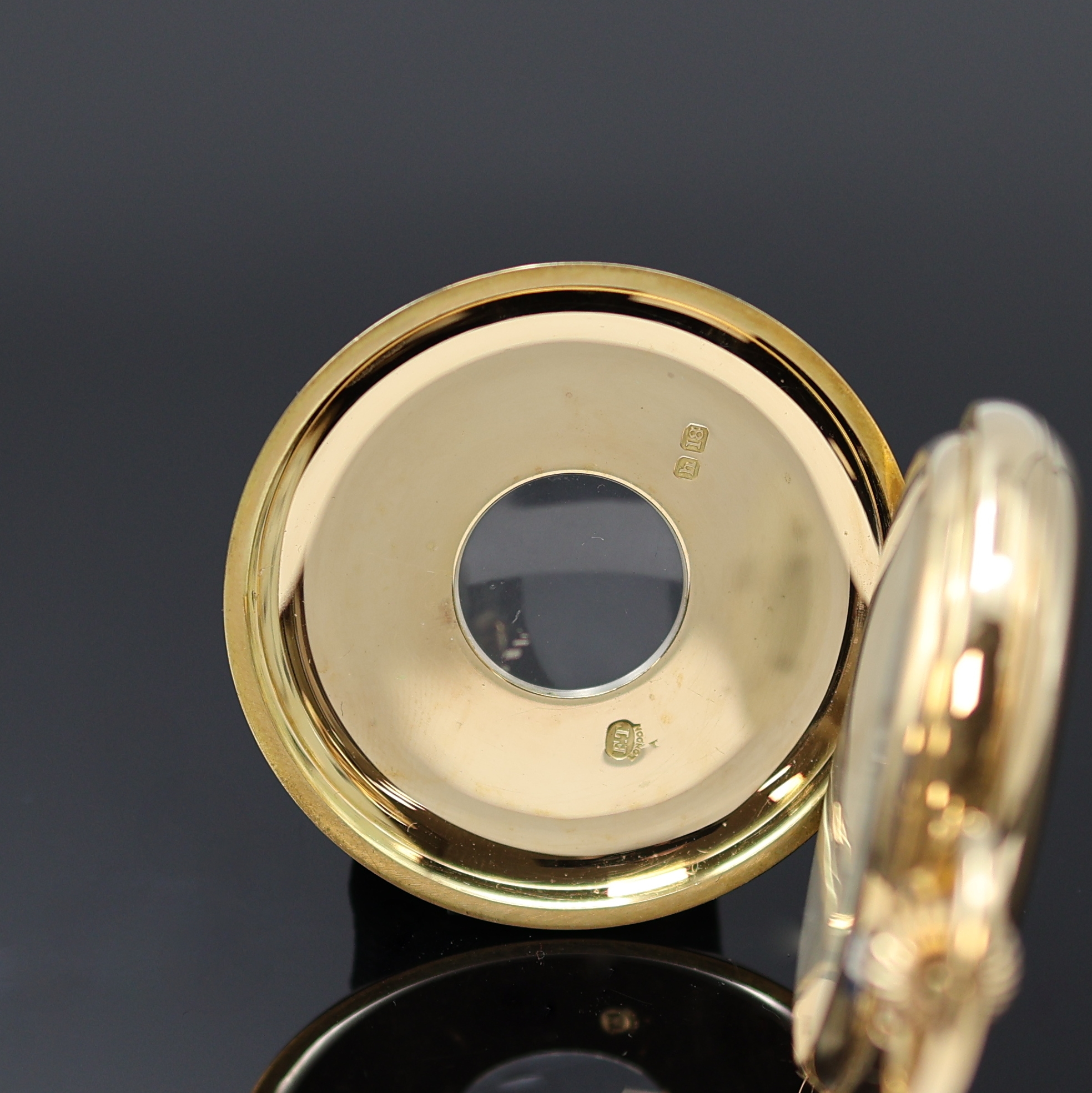 Detail a: R. STEWARD Glasgow schwere Halbsavonette in GG 750/000, England lt. Hallmark London 1903, glattes 3-Deckel Goldgeh., Zeigerst. m. Flankenschutz, auf ...