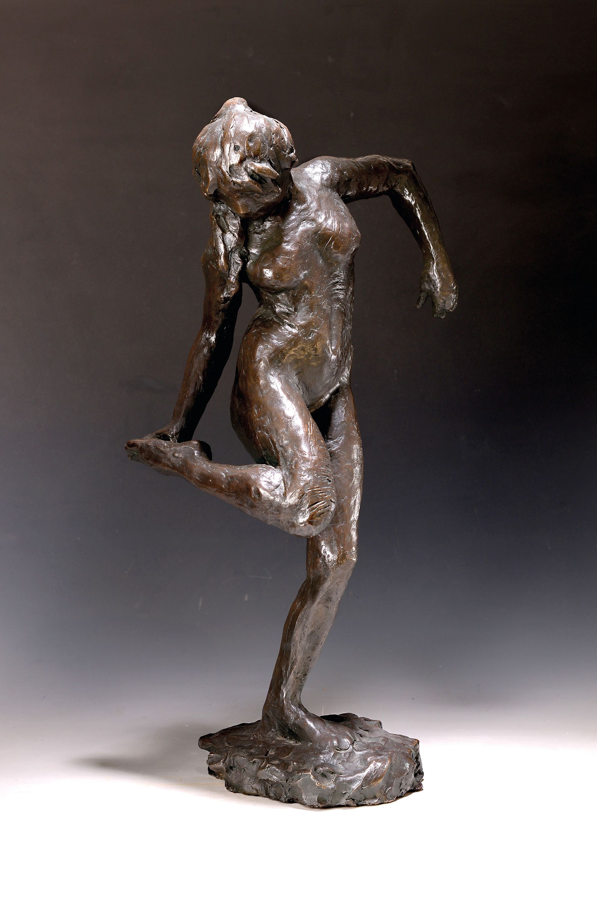 Detail k: Edgar Degas, 1834 Paris - 1917 nach, "Danseuse regardant la plante de son pied droit", Tänzerin beim betrachten der Sohle ihres rechten ...