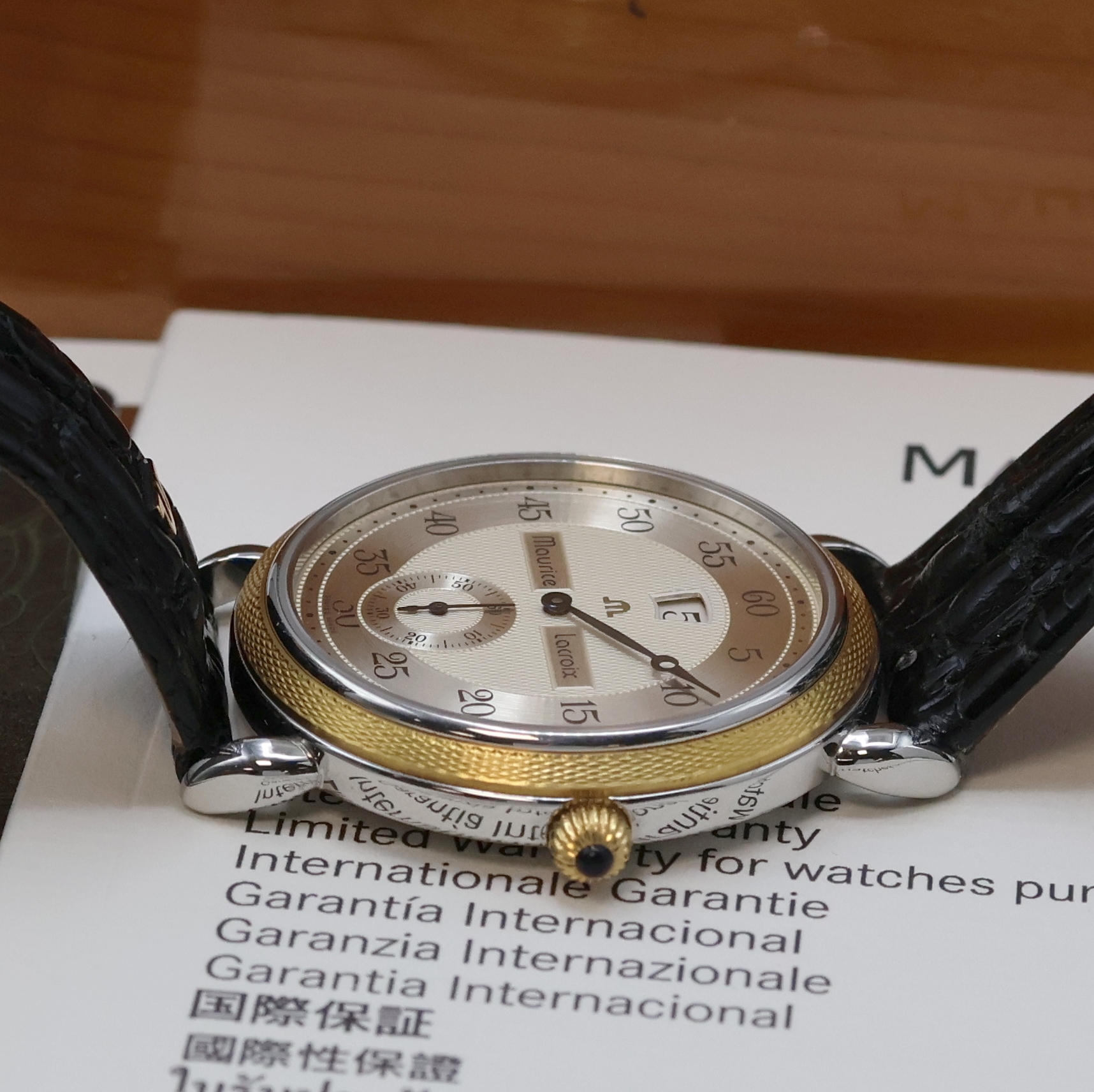 Detail b: MAURICE LACROIX Masterpiece Heure Sautante Herrenarmbanduhr Referenz 28505, Schweiz um 2000, Handaufzug, beids. vergl. Edelstahlgeh., guill. ...
