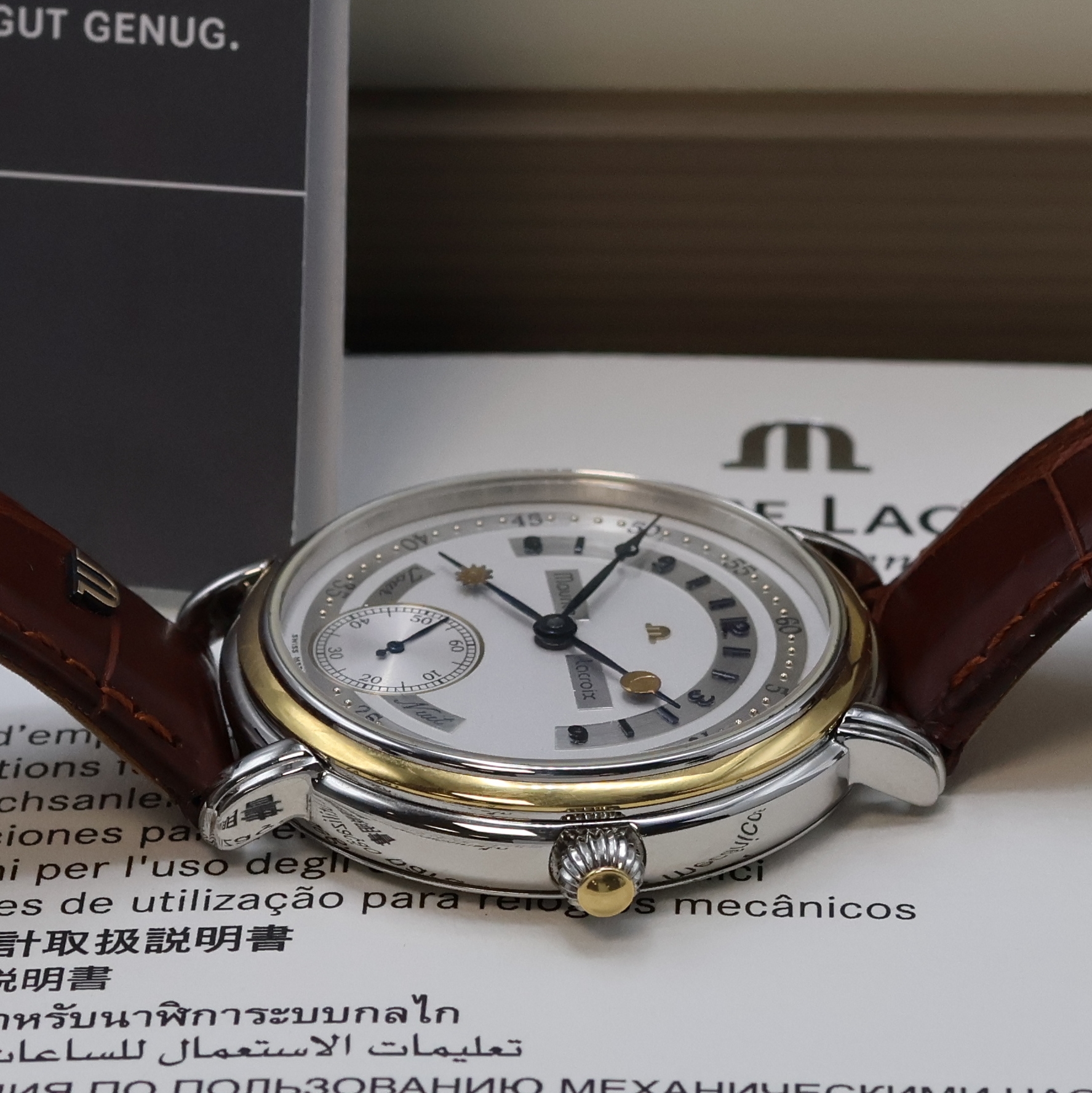 Detail b: MAURICE LACROIX Herrenarmbanduhr Jour et Nuit Referenz 07769, Handaufzug, beids. vergl. Edelstahlgeh., Boden aufgedr., Maurice Lacroix Lederband m. ...