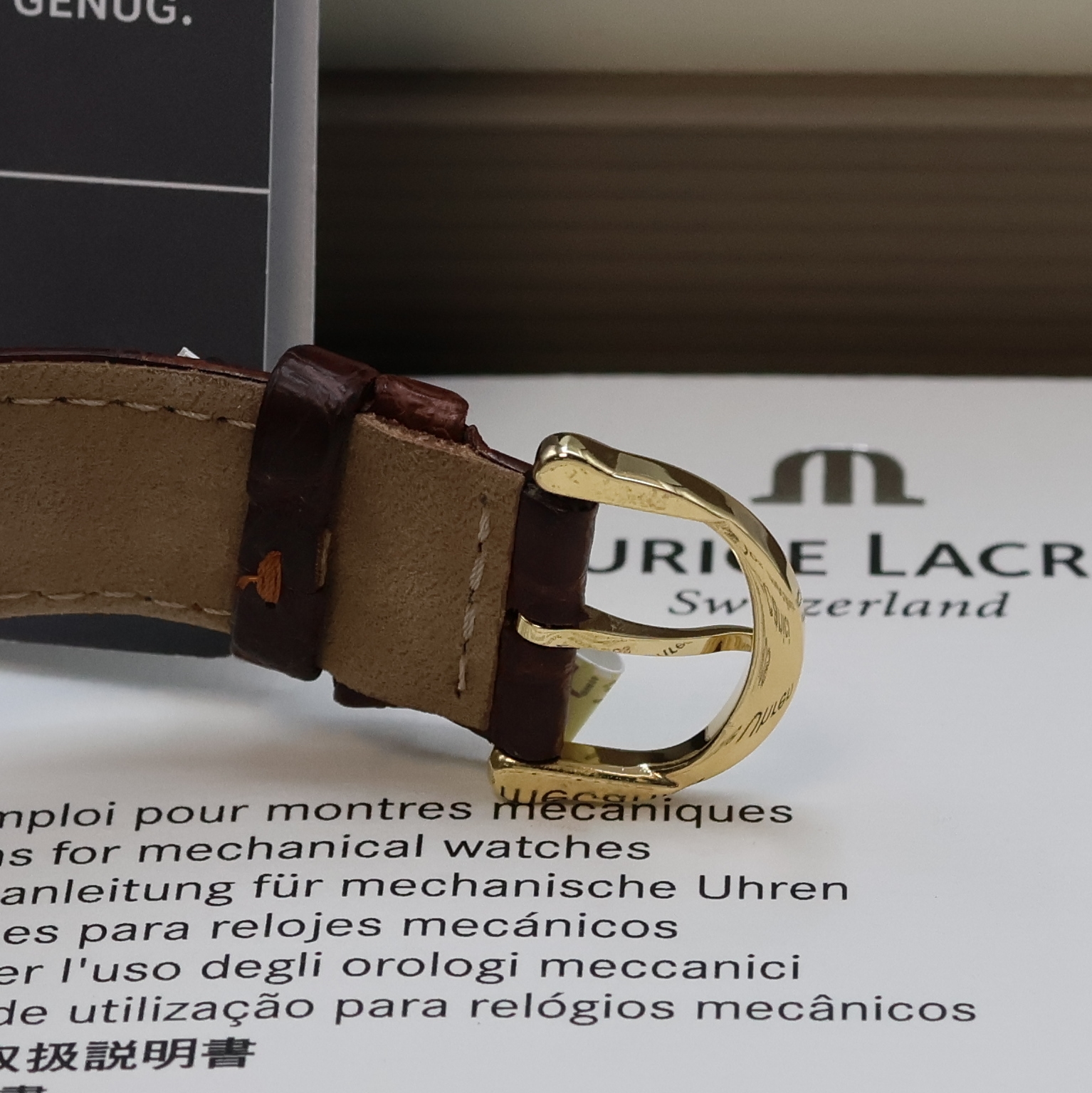 Detail c: MAURICE LACROIX Herrenarmbanduhr Jour et Nuit Referenz 07769, Handaufzug, beids. vergl. Edelstahlgeh., Boden aufgedr., Maurice Lacroix Lederband m. ...