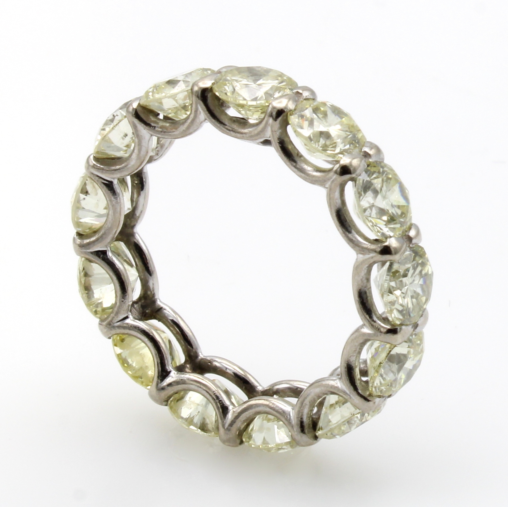 Image 26975131 - Memoryring mit Brillanten, WG 750/000, rundum bes. m. 13 Brill. zus. ca. 9.58 ct l.get. ...