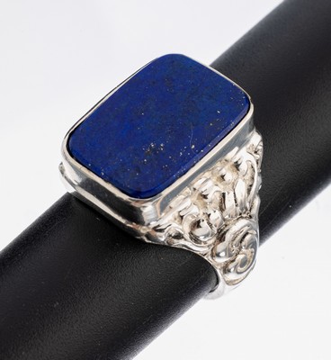 Image 26975281 - Lapislazuli-Siegelring, Silber, Ringschultern barockisierend verz., freie ...