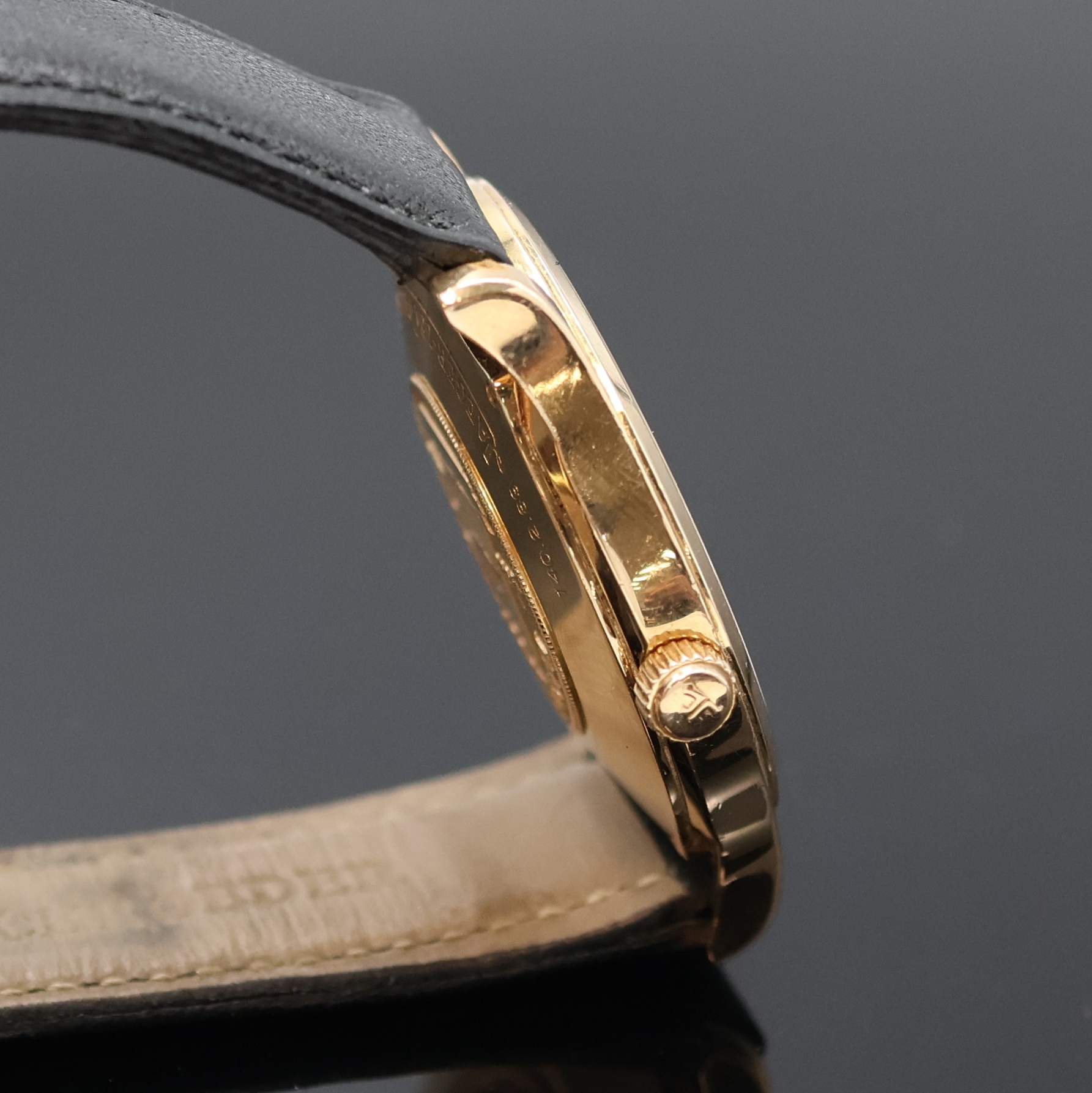 Detail d: Jaeger-LeCoultre Herrenarmbanduhr Master Control 1000 Hours in RG 750/000 Referenz 140.2.89, Schweiz um 1995, Automatik, Lederband m. orig. RG ...