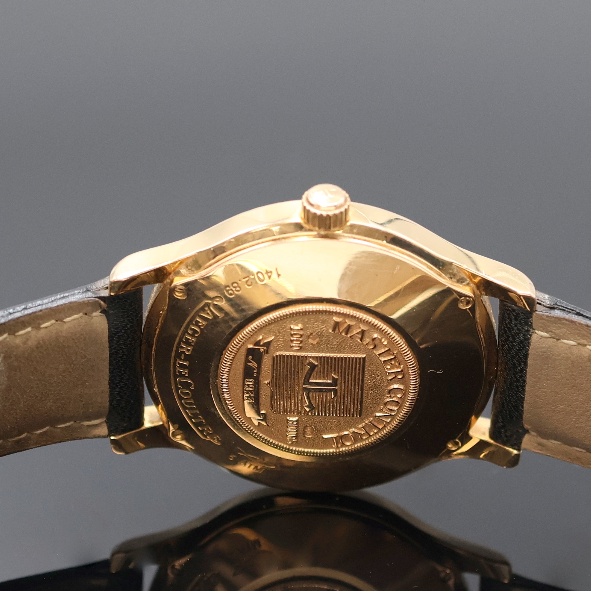 Detail e: Jaeger-LeCoultre Herrenarmbanduhr Master Control 1000 Hours in RG 750/000 Referenz 140.2.89, Schweiz um 1995, Automatik, Lederband m. orig. RG ...