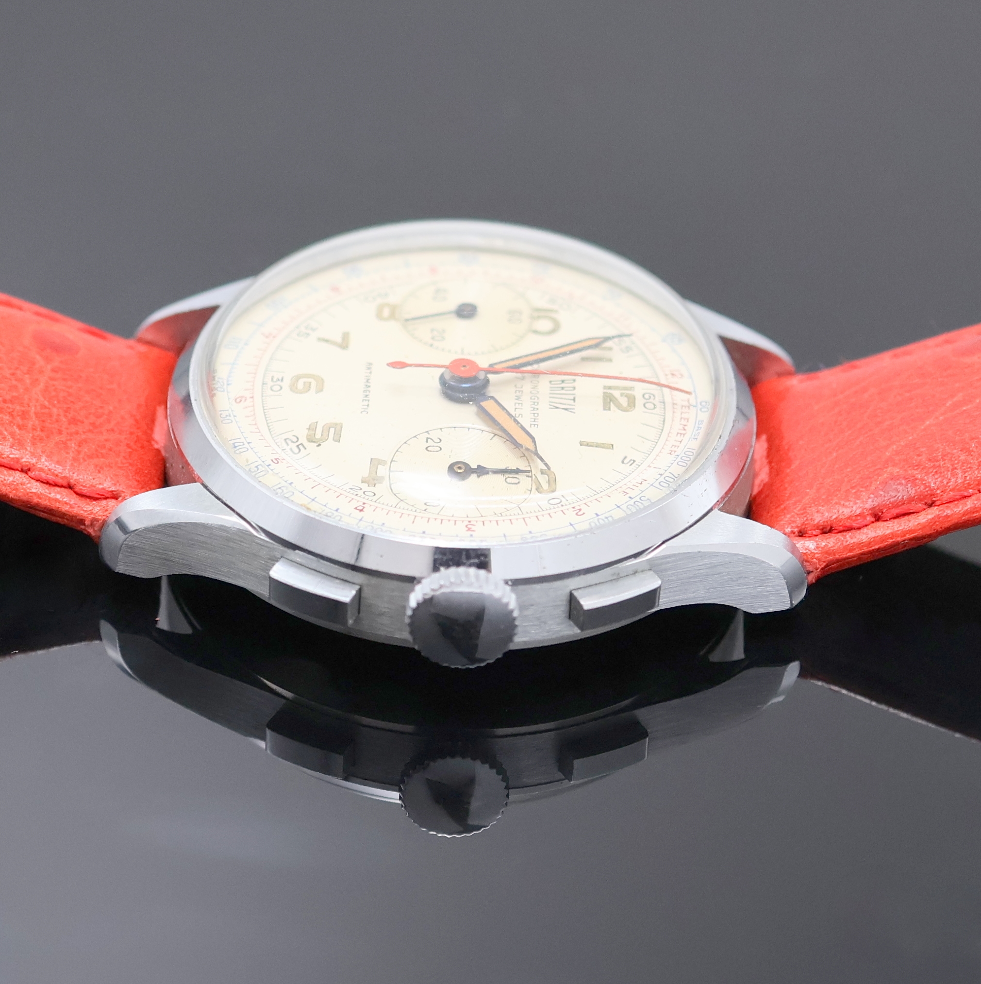 Detail c: BRITIX Antimagnetic verchromte Herrenarmbanduhr mit Chronograph, Handaufzug Schweiz um 1950, Glasrand und Edelstahlboden aufgedr., silb. Zifferbl. ...