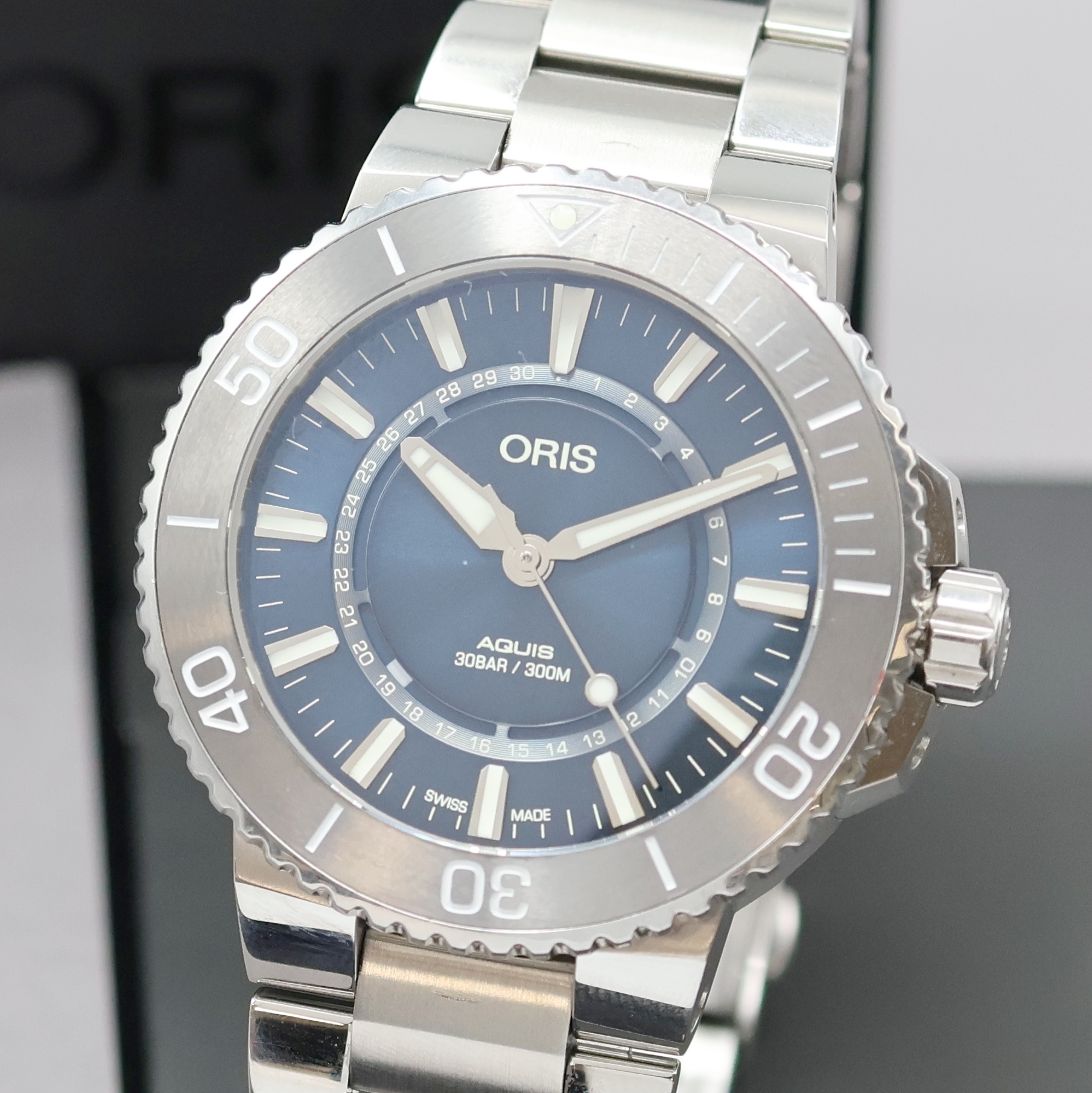 Detail a: ORIS Aquis, auf 2343 Stück limitierte Herrenarmbanduhr Source of Life Referenz 01.733.730.4125, Automatik, Schweiz um 2018, Edelstahlgeh. inkl. ...