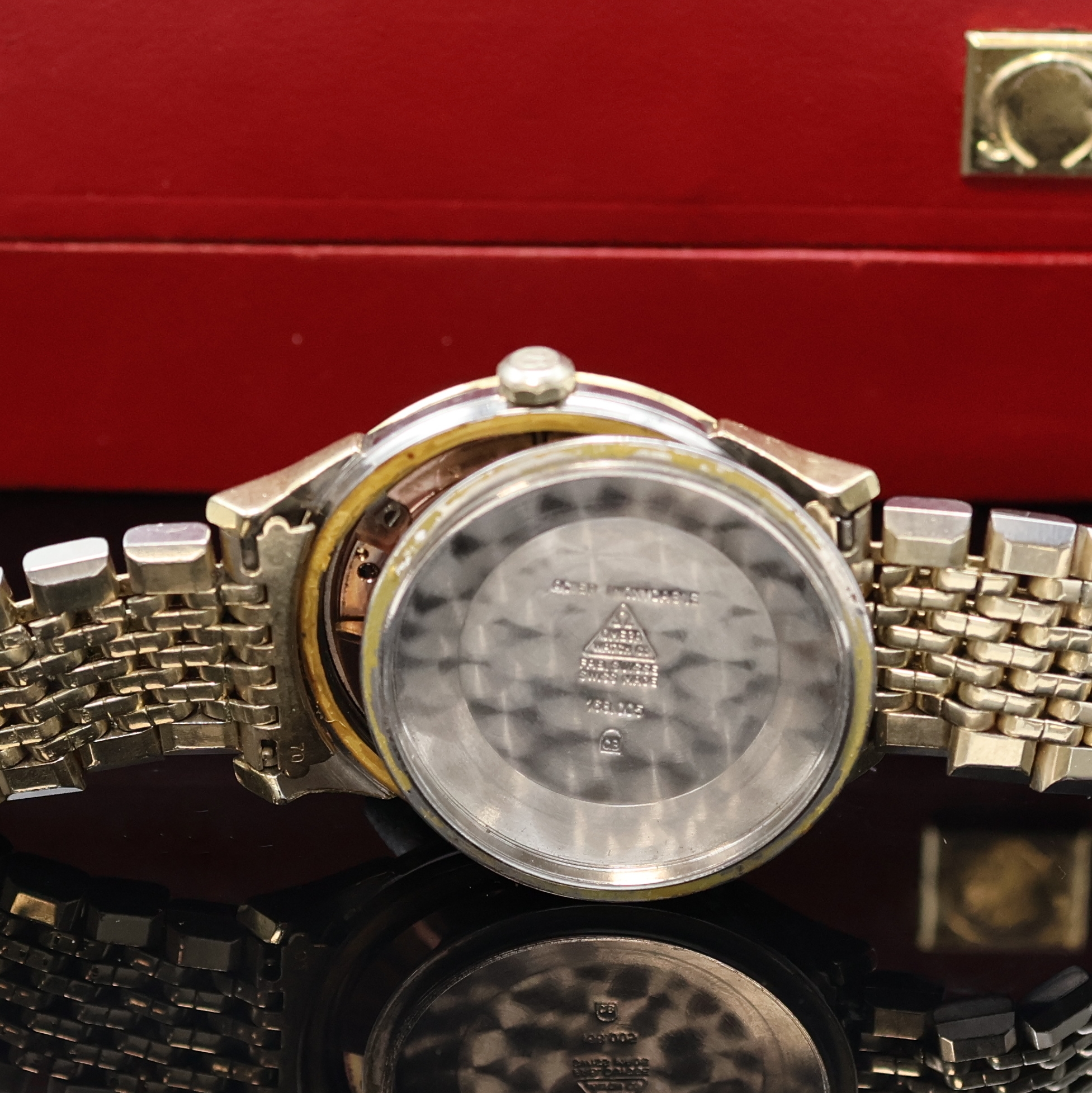 Detail f: OMEGA Constellation Armbanduhr in Stahl/Gold Referenz 168.005, Schweiz um 1963, Automatik, verg. Omega-Band m. Faltschl., verschr. Boden im Zentrum ...