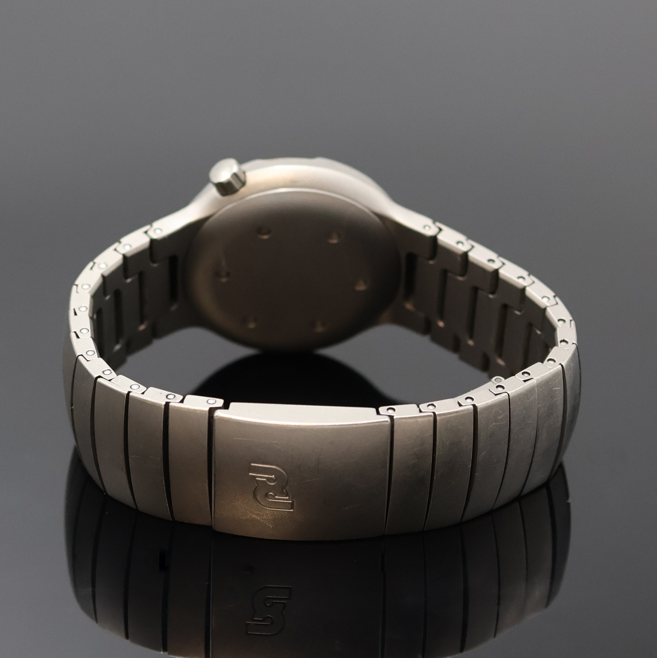 Detail b: IWC Ocean 500 Porsche Design Damenarmbanduhr in Titan Referenz 3503, Schweiz um 1995, Automatik, verschr. Geh. am integr. Titanband, eins. drehb. ...