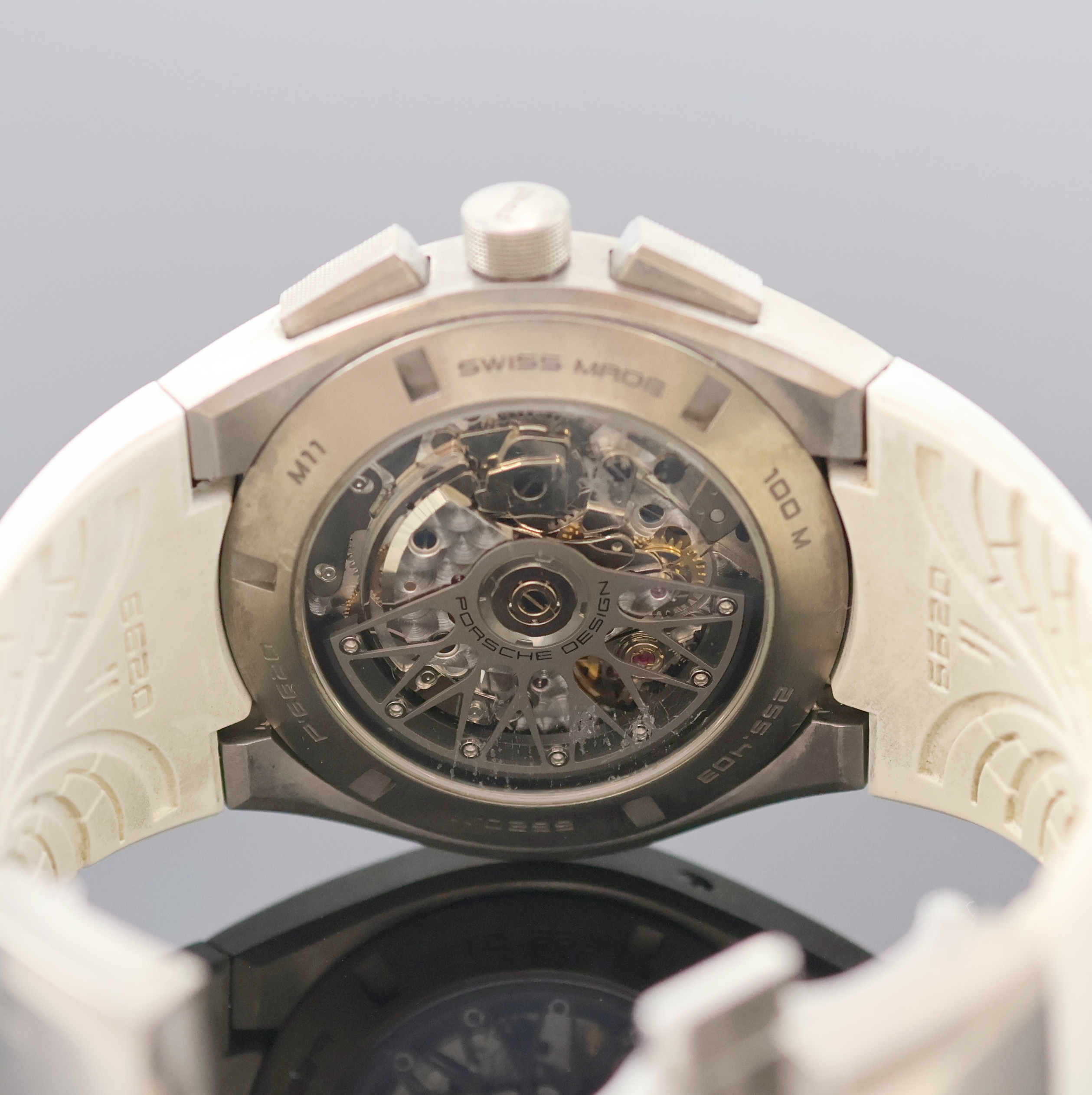 Detail d: PORSCHE DESIGN Dashboard Armbandchronograph Referenz 6620.11, Automatik, Schweiz um 2015, beids. vergl. Titangeh. inkl. Kautschukband m. dopp. ...