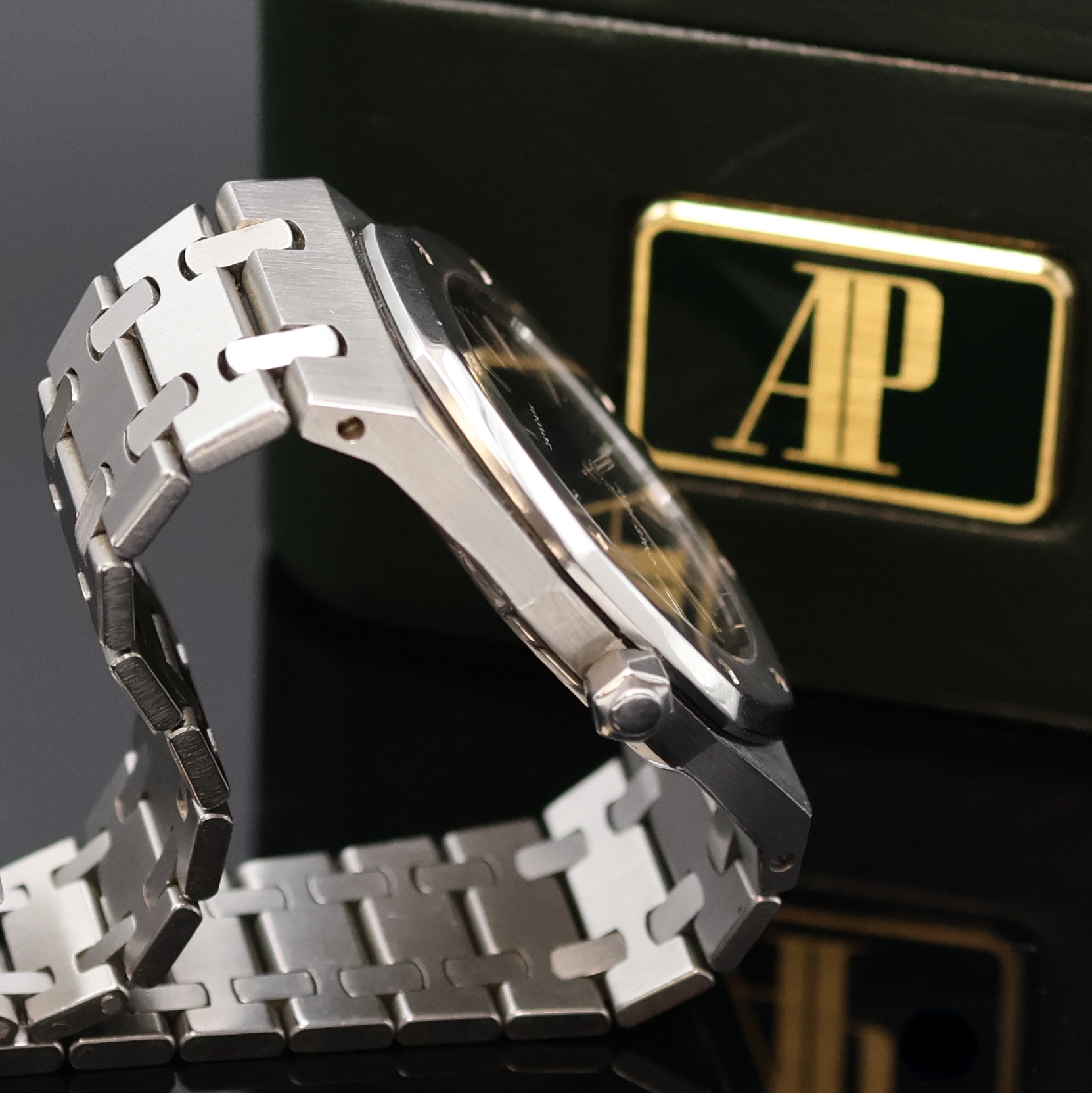 Detail d: AUDEMARS PIGUET seltene Herrenarmbanduhr Royal Oak Jumbo "D-SERIE" in Edelstahl Referenz 5402, Automatik, Schweiz um 1980, Design vonGerald ...