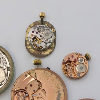 26975394c - PIAGET, ROLEX, IWC, OMEGA, GIRARD PERREGAUX 9 Armbanduhrwerke, Schweiz um 1950-2000, ...
