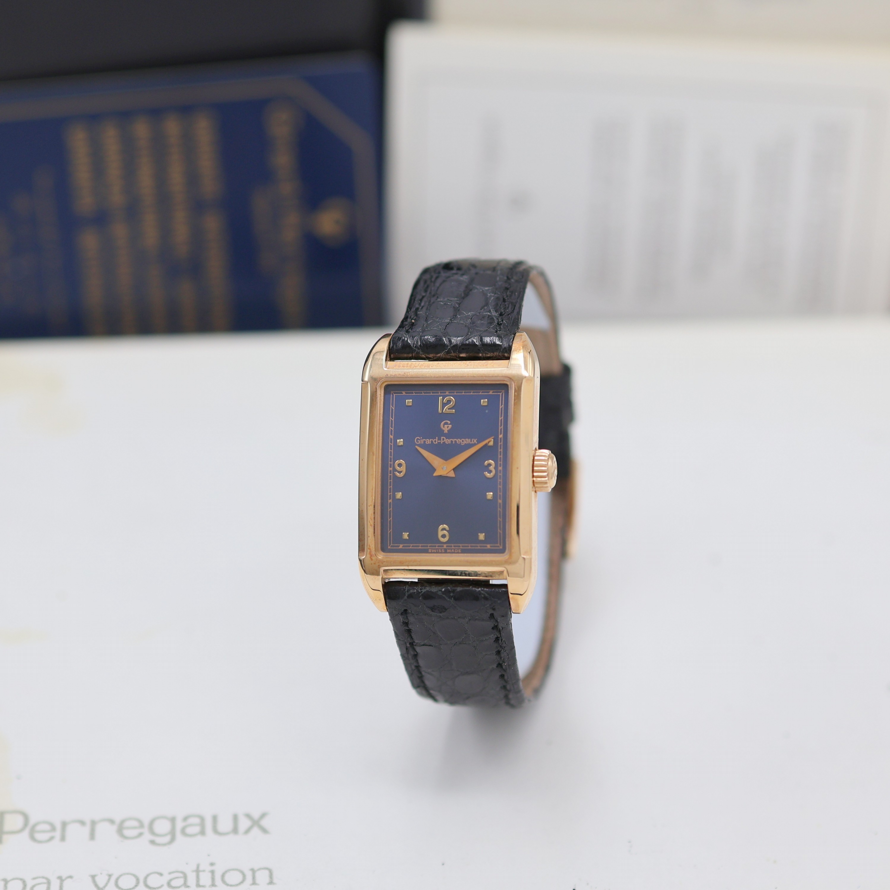 GIRARD PERREGAUX auf 250 Stück limitierte Armbanduhr in RG 750/000 Referenz 4960, Schweiz um 1991, Handaufzug, Boden 6-fach verschr., orig. ...