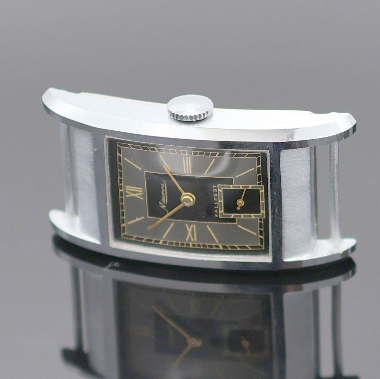 Detail a: MINERVA und REVUE 2 rechteckige Armbanduhren, Schweiz um 1950/1960, Handaufzug, 1) Minerva, verchr. Geh., Boden aufgedr., grau/schwarzes Zifferbl. m. ...