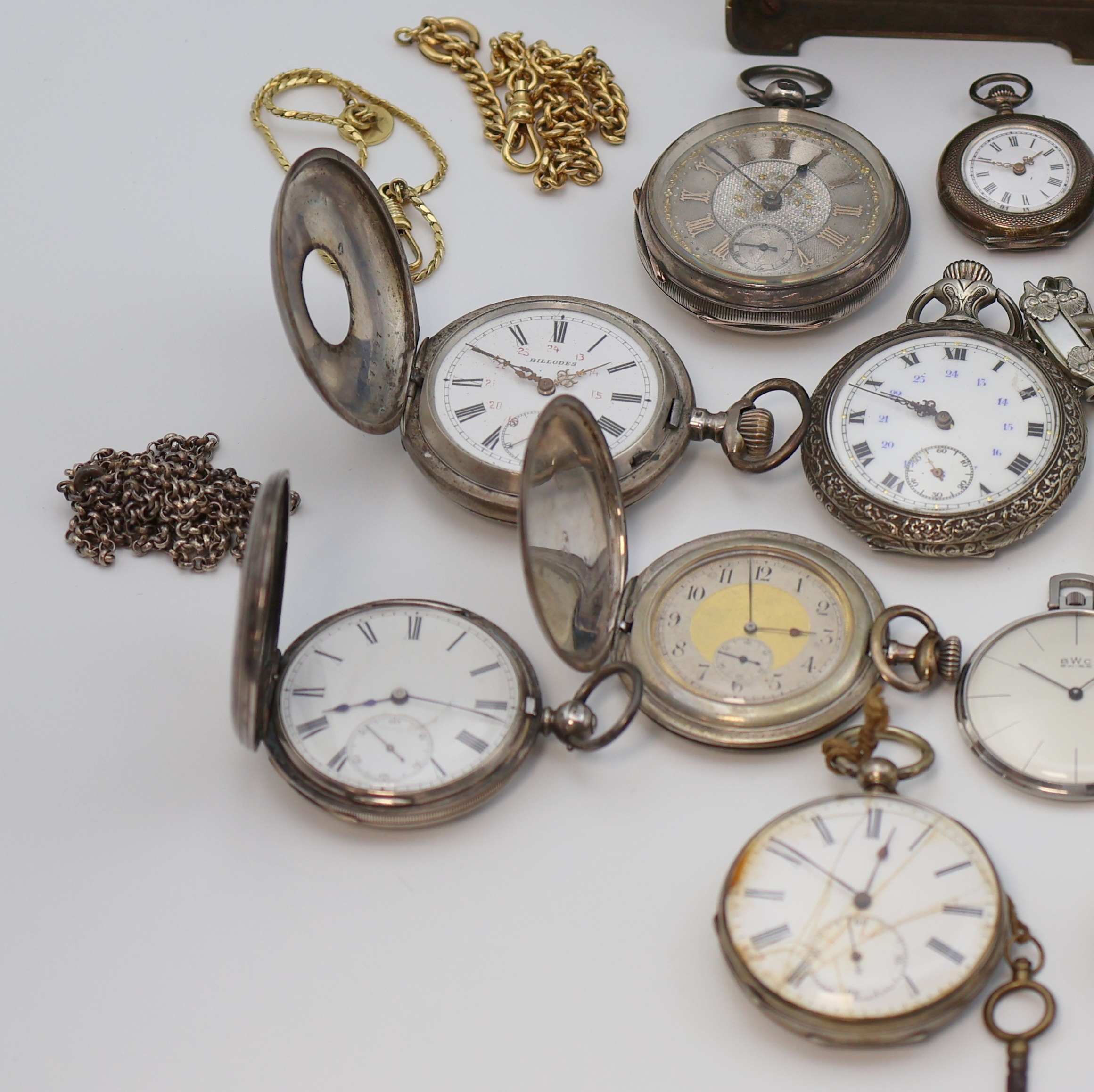 Detail a: Konvolut: 13 Taschenuhren und eine Reiseuhr,England/Schweiz um 1860-1960, Schlüssel-/ Kronenaufzug, 10x Silbergeh. davon 4 englische in ...