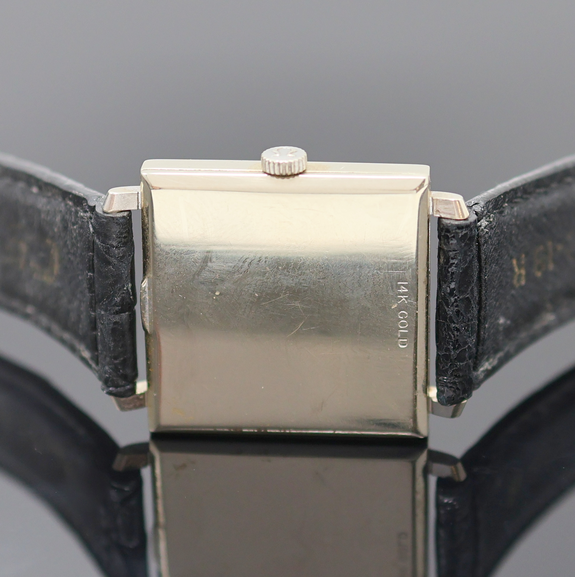 Detail c: OMEGA Armbanduhr in WG 585/000, Schweiz f. den amerikanischen Markt um 1968, Handaufzug, Boden aufgedr., silb. Zifferbl. rest., aufges. Std.-Ind., ...