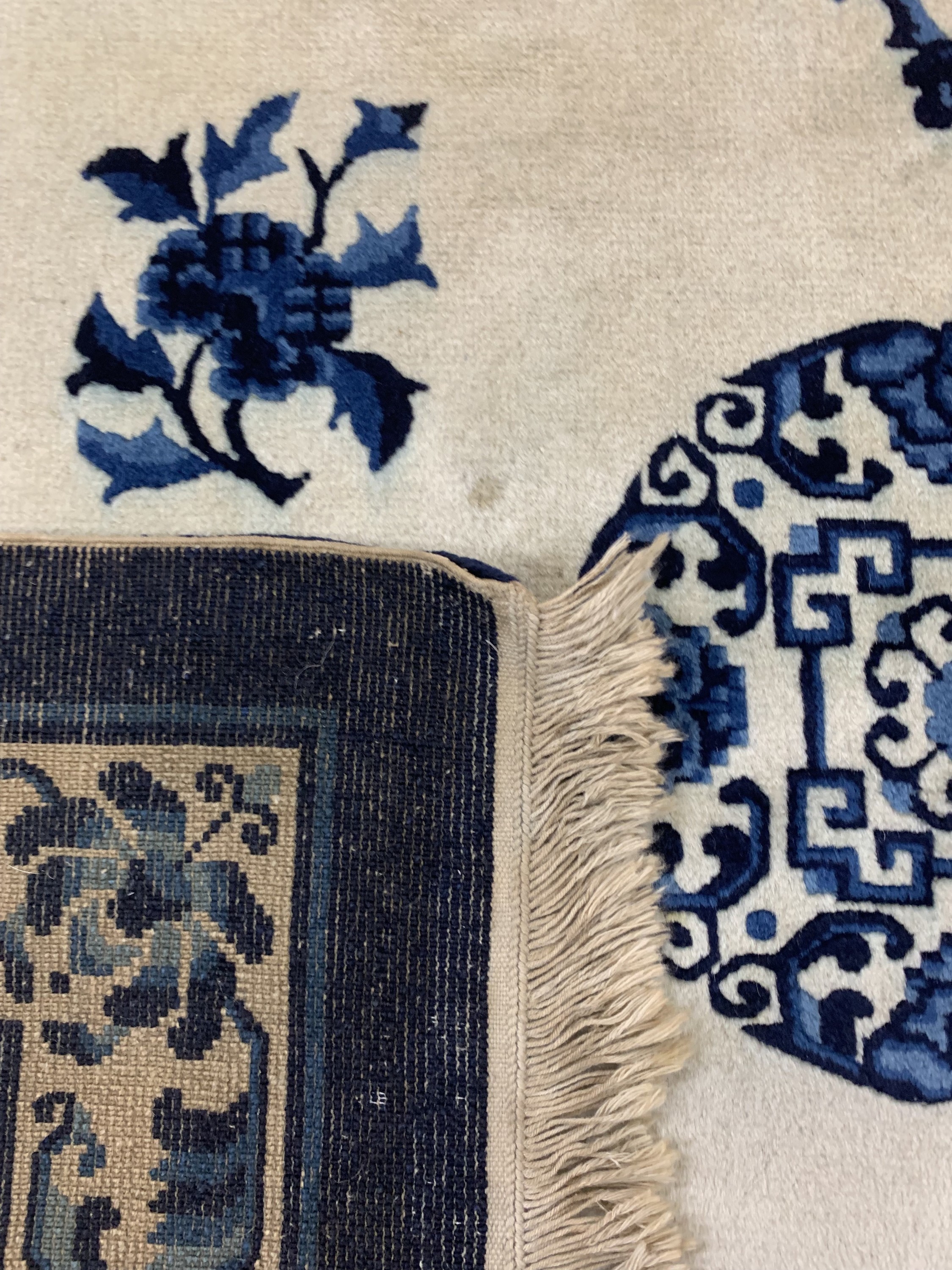 Detail e: Antique finished, China, Ende 20.Jhd., Wolle auf Baumwolle, ca. 200 x 136 cm, EHZ: 2