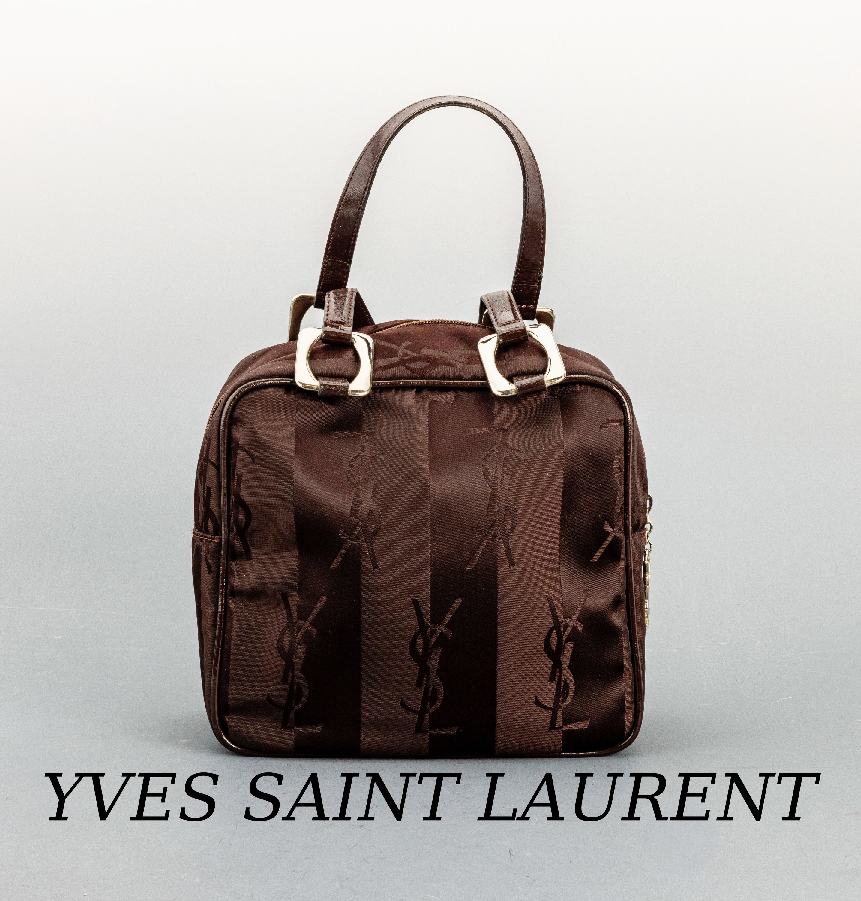 Image 26975456 - YVES SAINT LAURENT Handtasche, braunes Nylon, changierend, Monturen und YSL Anhänger ...