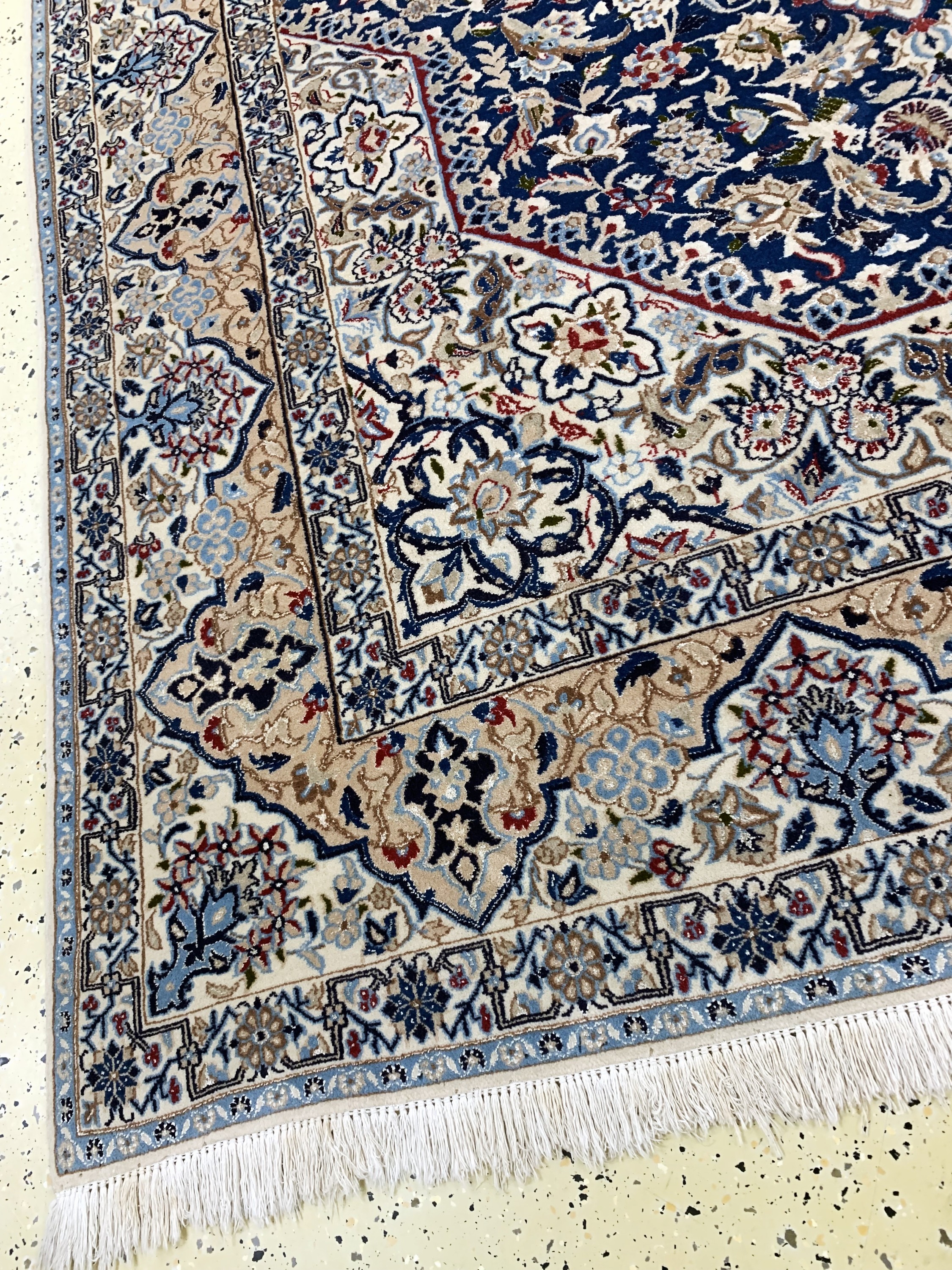 Detail c: Nain fein( 9 La), Persien, Mitte 20.Jhd, Korkwolle mit Seide, ca. 305 x 200 cm, ca. 500.000 Kn/qm, EHZ: 2