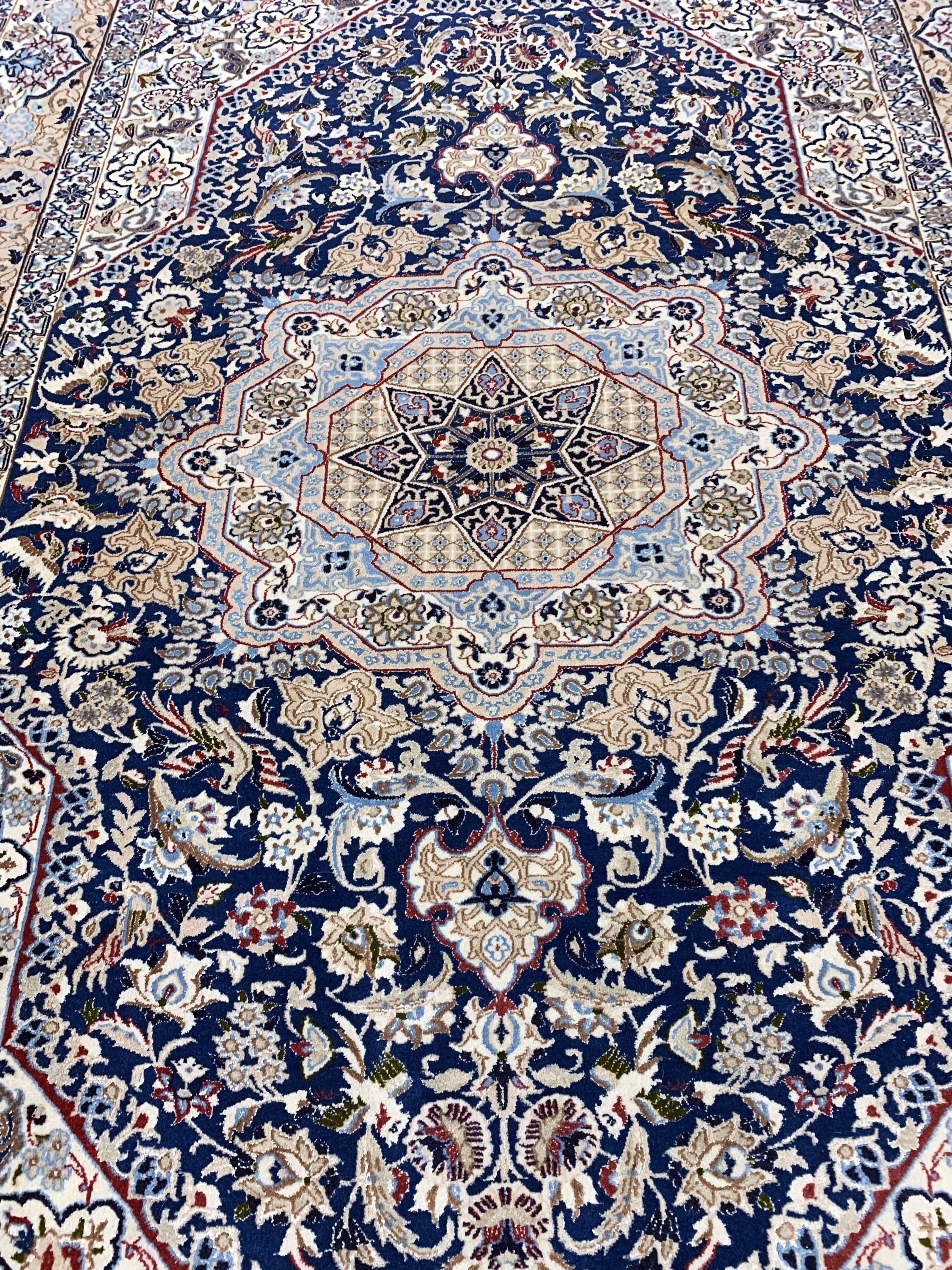 Detail d: Nain fein( 9 La), Persien, Mitte 20.Jhd, Korkwolle mit Seide, ca. 305 x 200 cm, ca. 500.000 Kn/qm, EHZ: 2